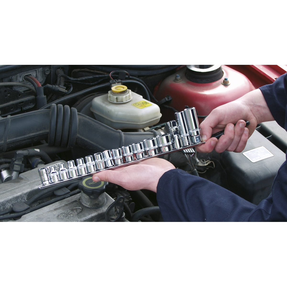 Premier AK3814 Premier Socket Retaining Rail with 14 Clips 3/8"Sq Drive