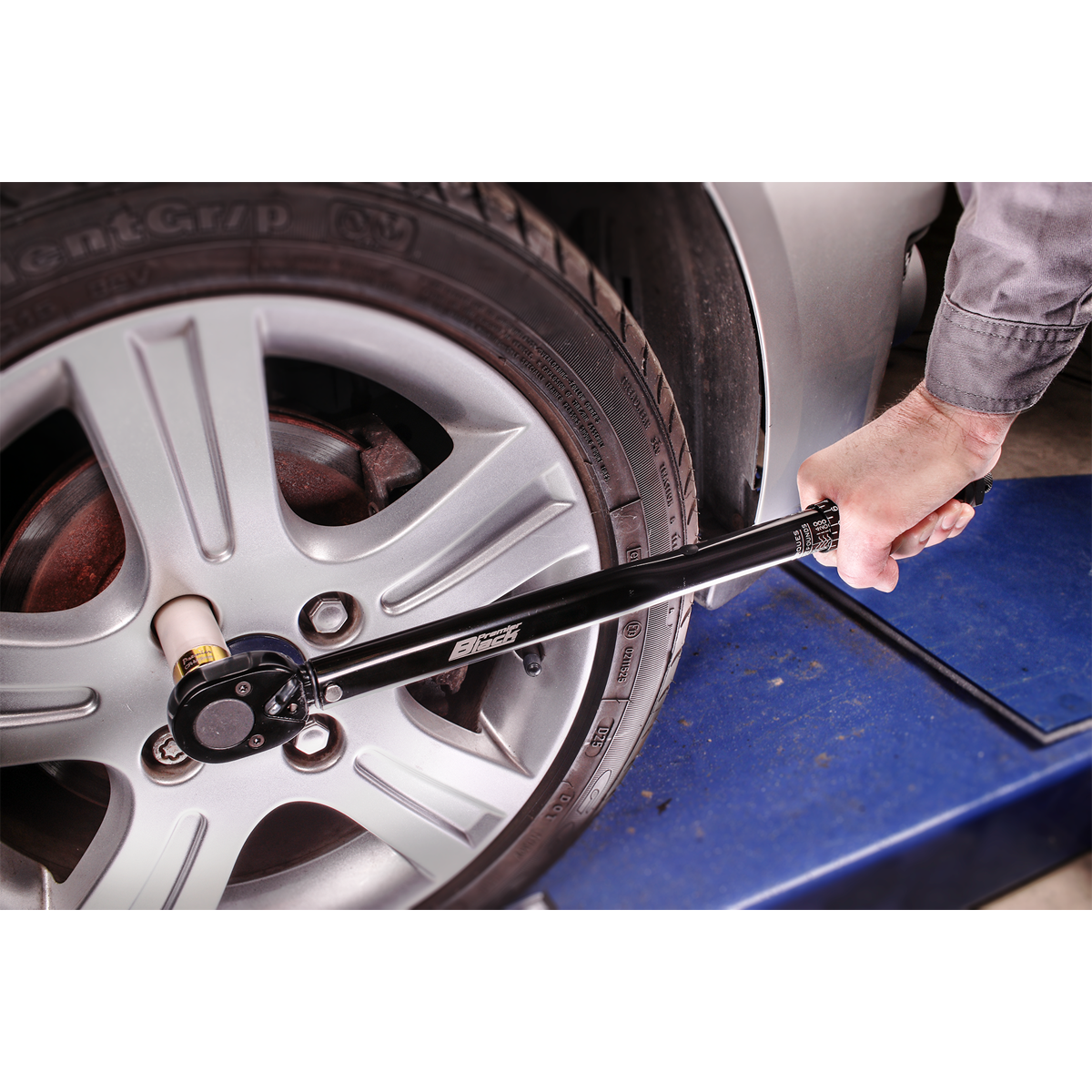 Premier Black AK624B Premier Black Calibrated Micrometer Torque Wrench 1/2"Sq Drive