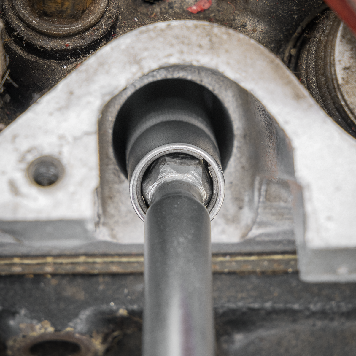 Sealey AK6575 Spark Plug Socket with Universal Joint & Extension 3/8"Sq Drive 12-Point 14mm