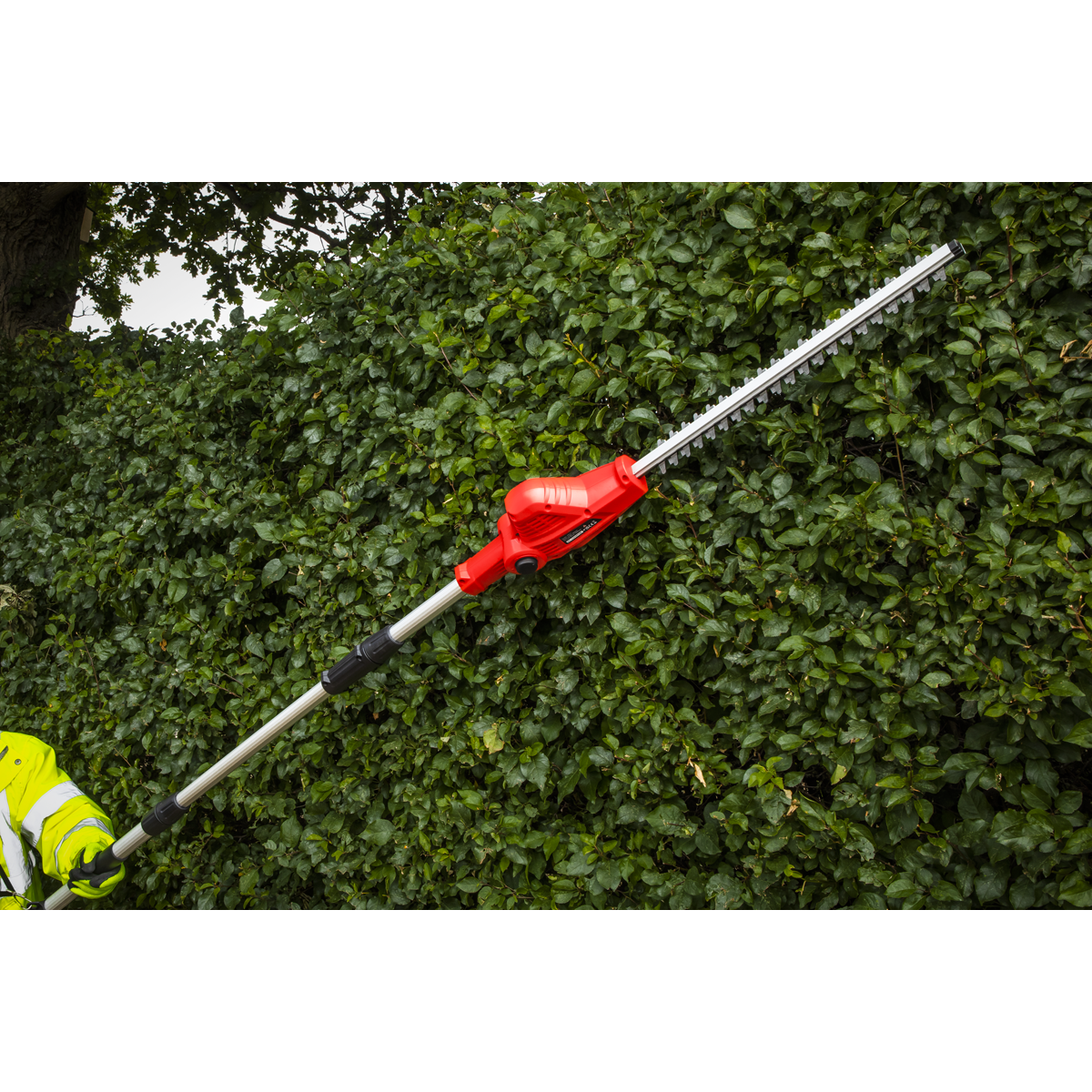 Sealey CP20VTP01 SV20 Series Cordless Telescopic Hedge Trimmer Kit 20V 2Ah