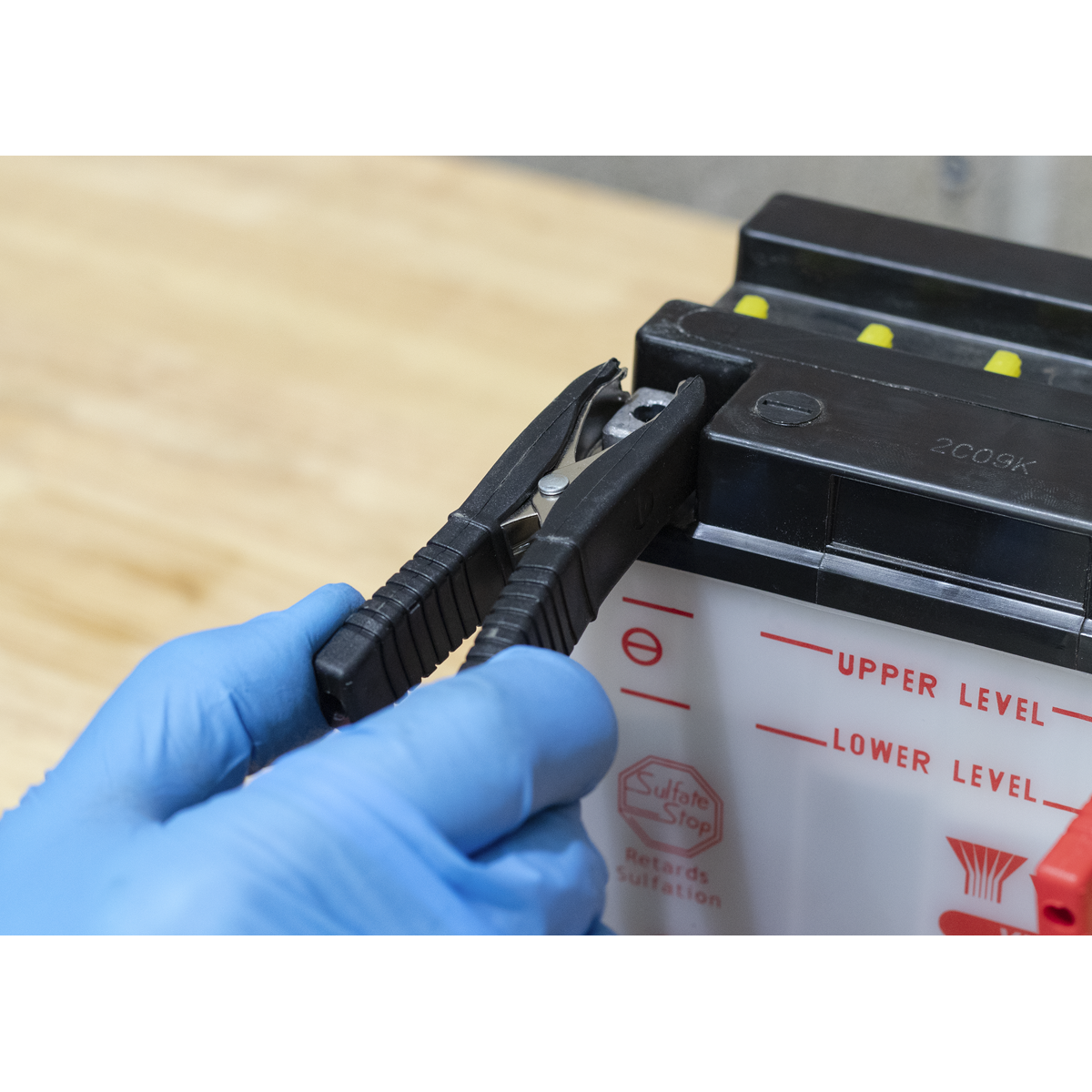 Sealey SBC4 12V Fully Automatic Battery Maintainer/Charger 4A