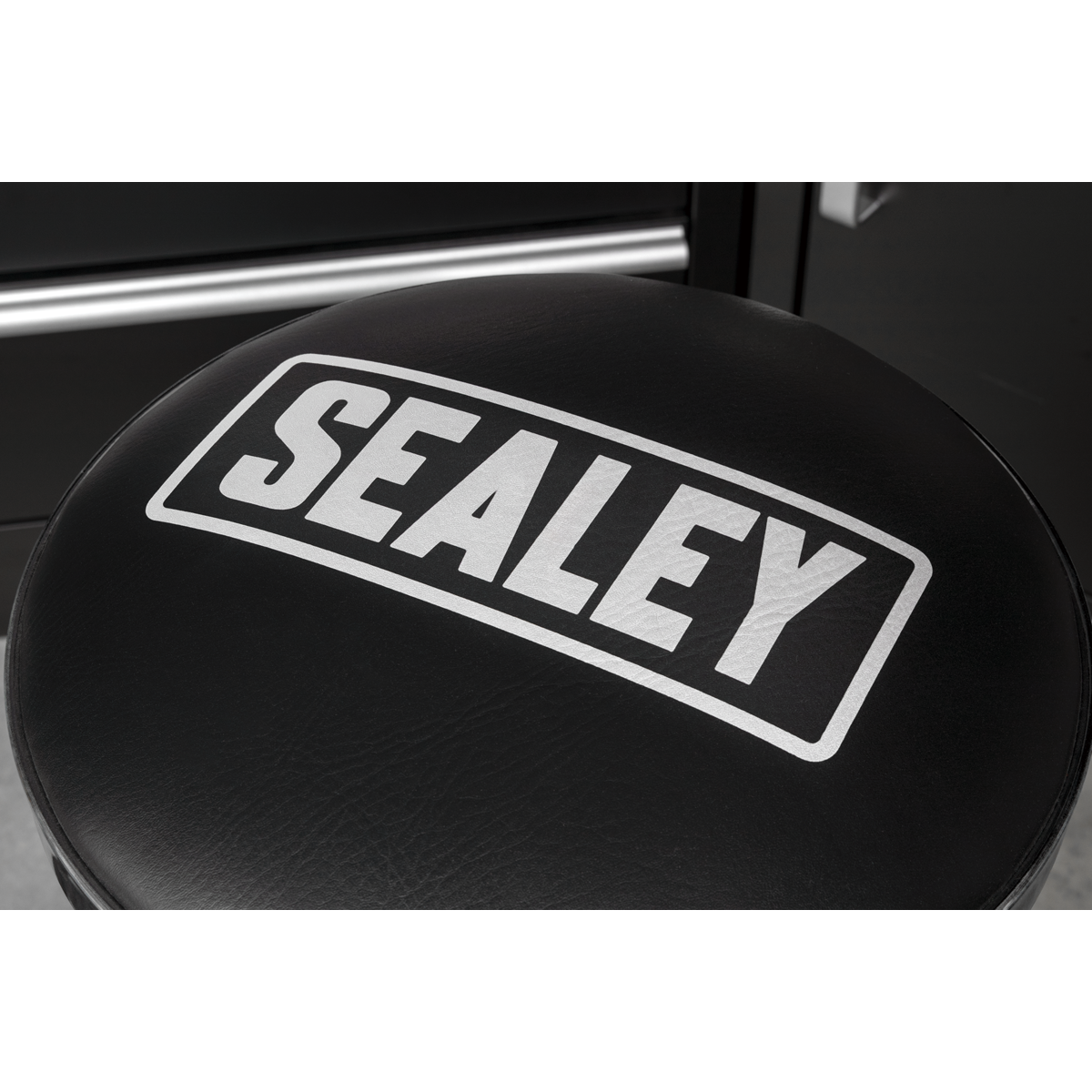 Sealey SCR17 Pneumatic Stool Heavy-Duty Workshop with Adjustable Height Swivel Seat