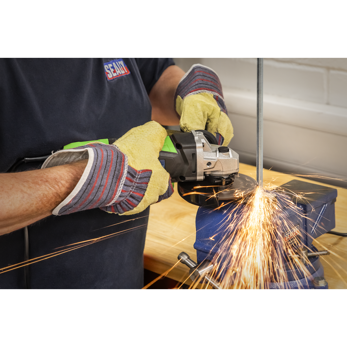 Sealey SG115EHV Angle Grinder 115mm 750W/230V