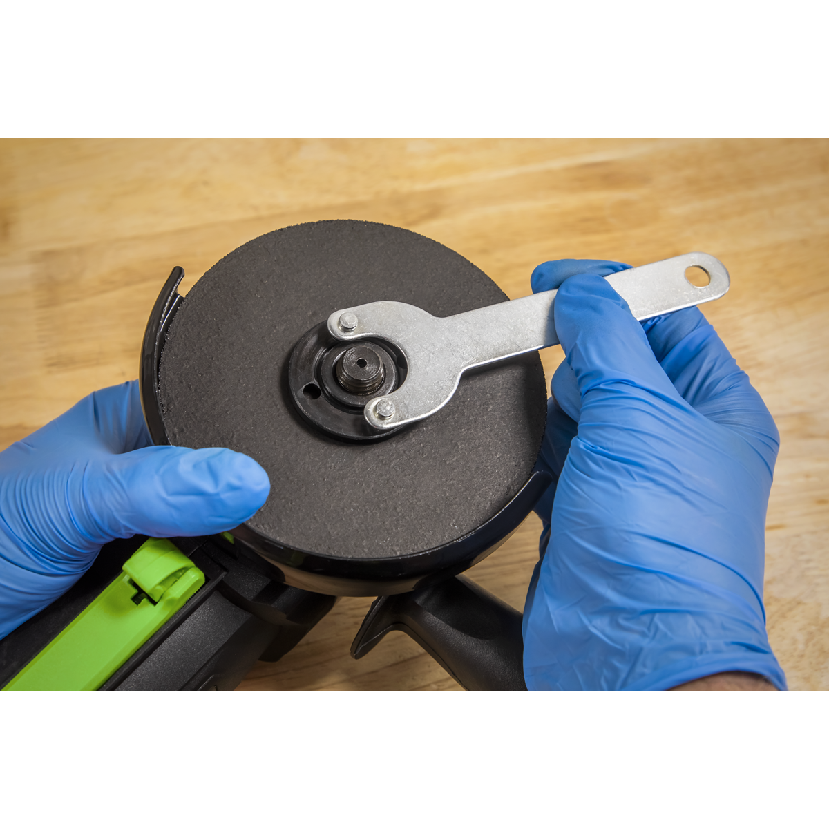 Sealey SG115EHV Angle Grinder 115mm 750W/230V