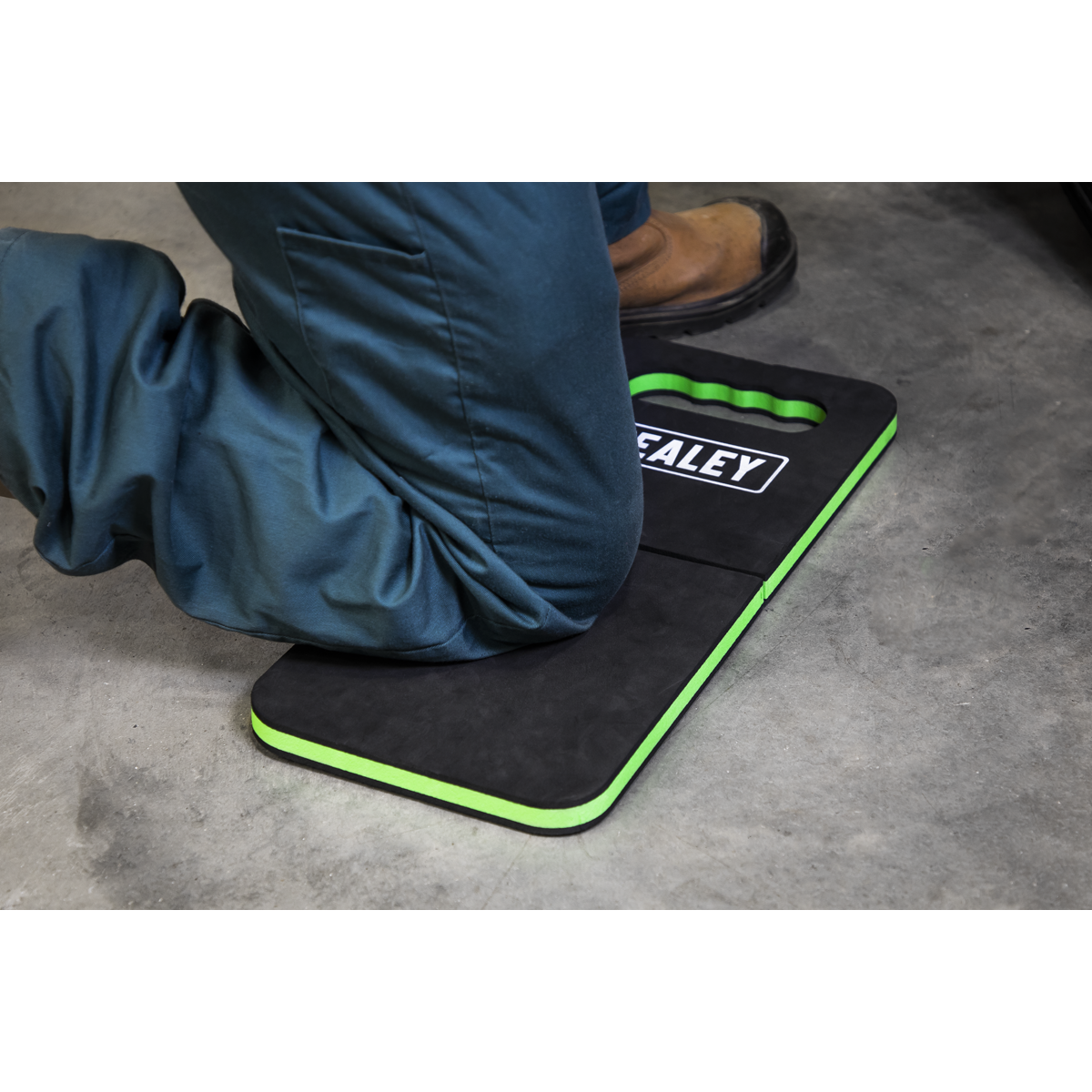 Sealey VS8581 Folding Mechanic's Kneeling Mat 23mm