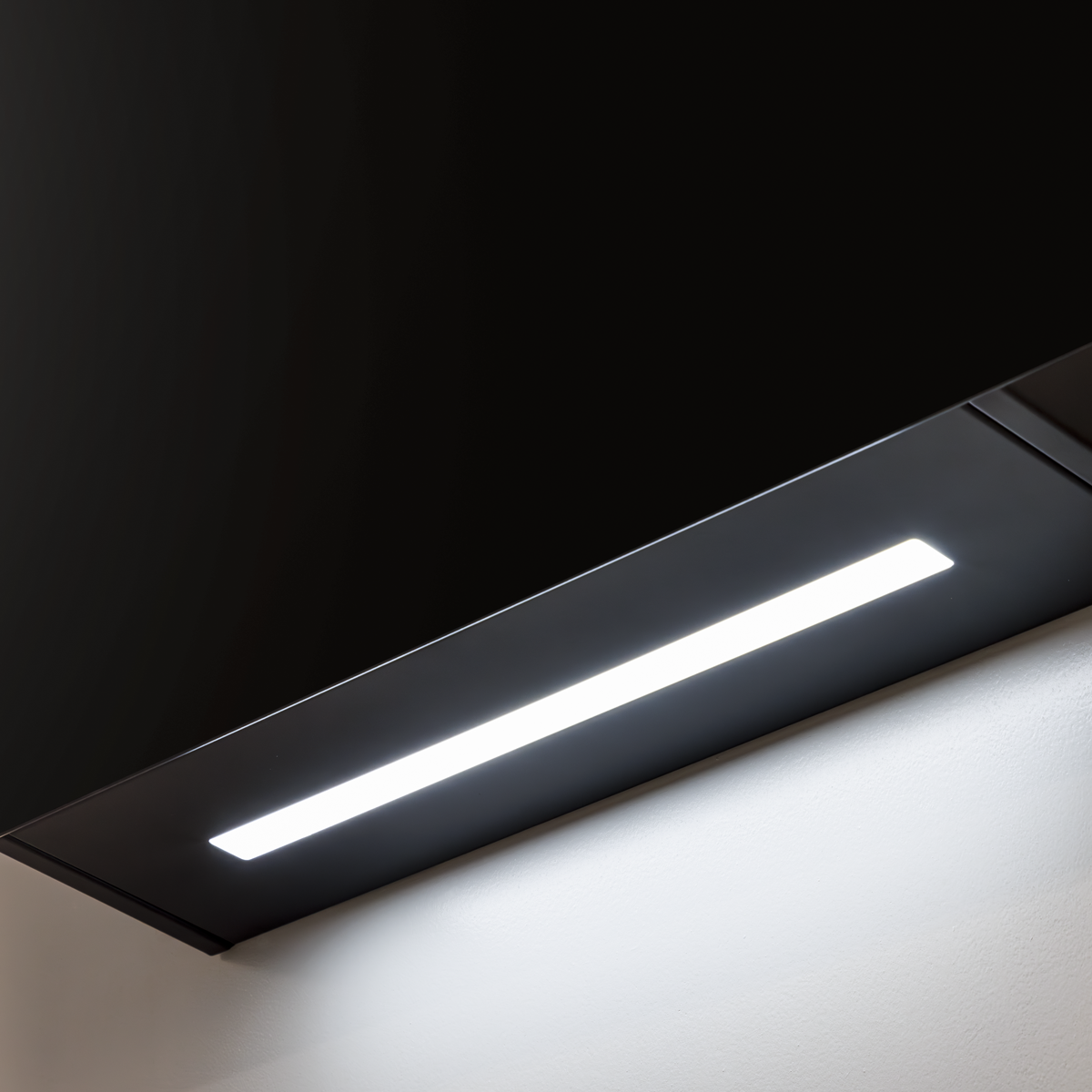 Baridi DH105 Baridi Angled Chimney Cooker Hood with Touch Controls & Carbon Filters 60cm - Black Glass