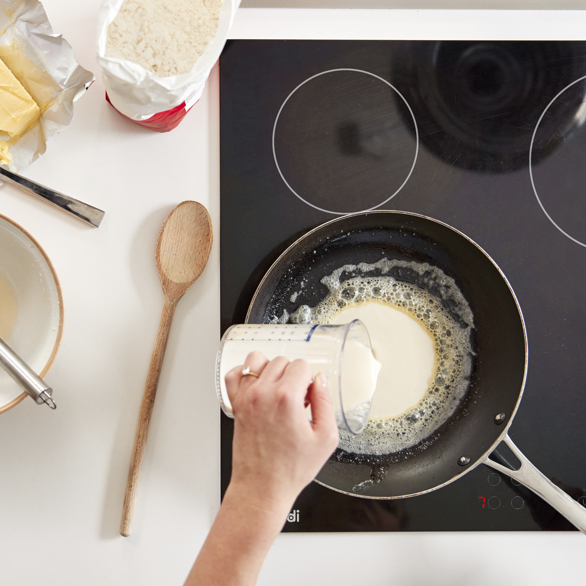 Baridi DH131 Baridi Integrated Ceramic Hob with 4 Cooking Zones 60cm - Black Glass