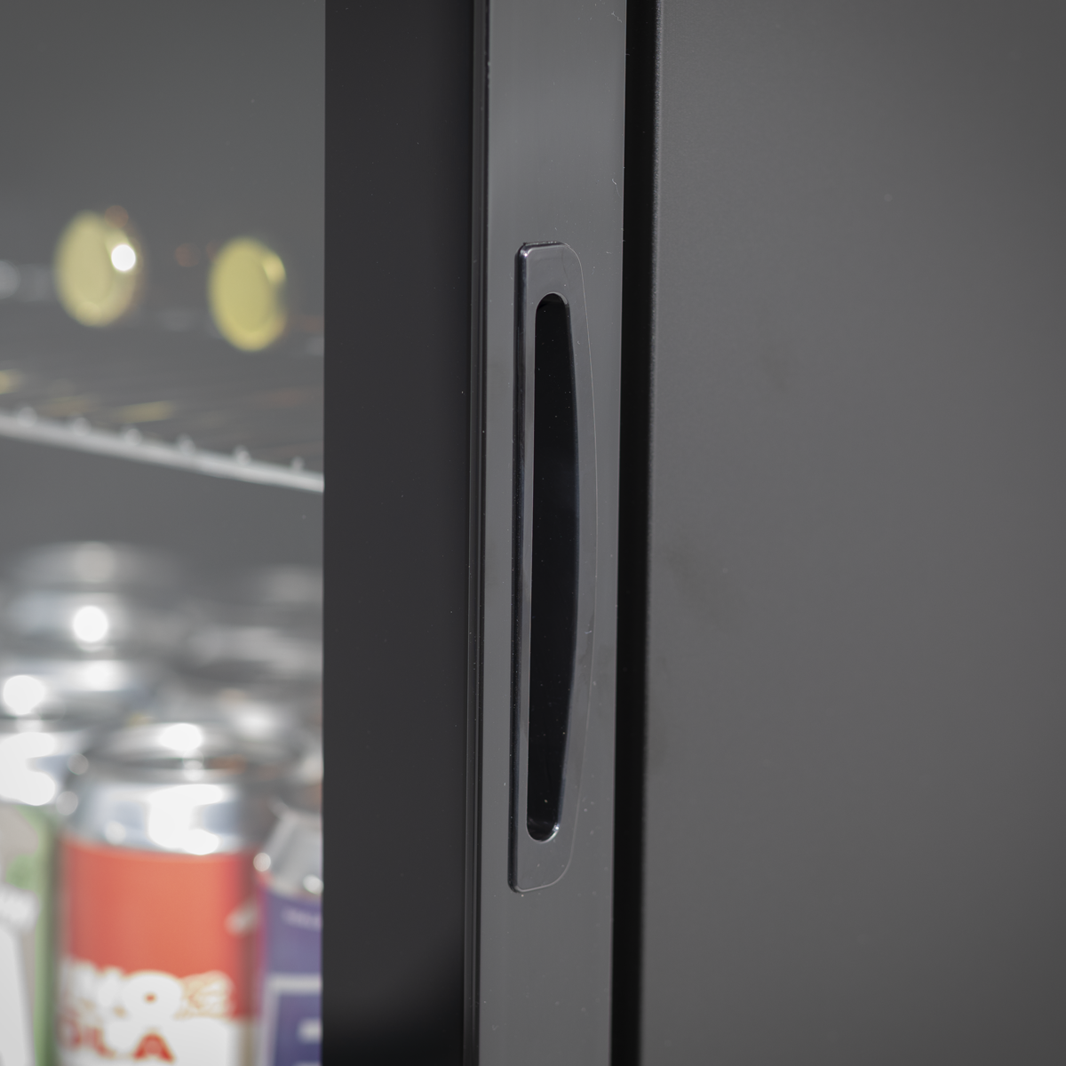 Baridi DH13 Baridi Undercounter Drinks, Beer & Wine Fridge with Wire Shelves, Internal Light & Security Lock 85L - Black