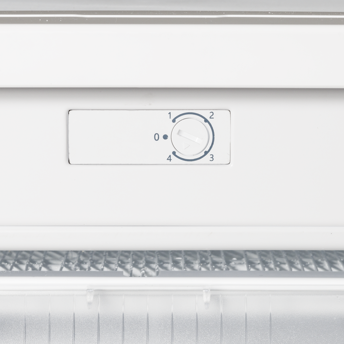 Baridi DH250 Baridi 55cm Undercounter Freezer with Adjustable Thermostat 85L - White