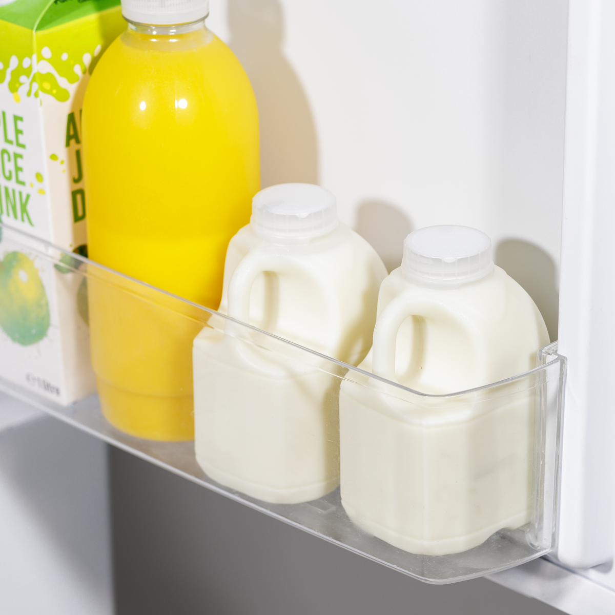 Baridi DH252 Baridi 70/30 Low Frost Fridge Freezer 157L Capacity - White