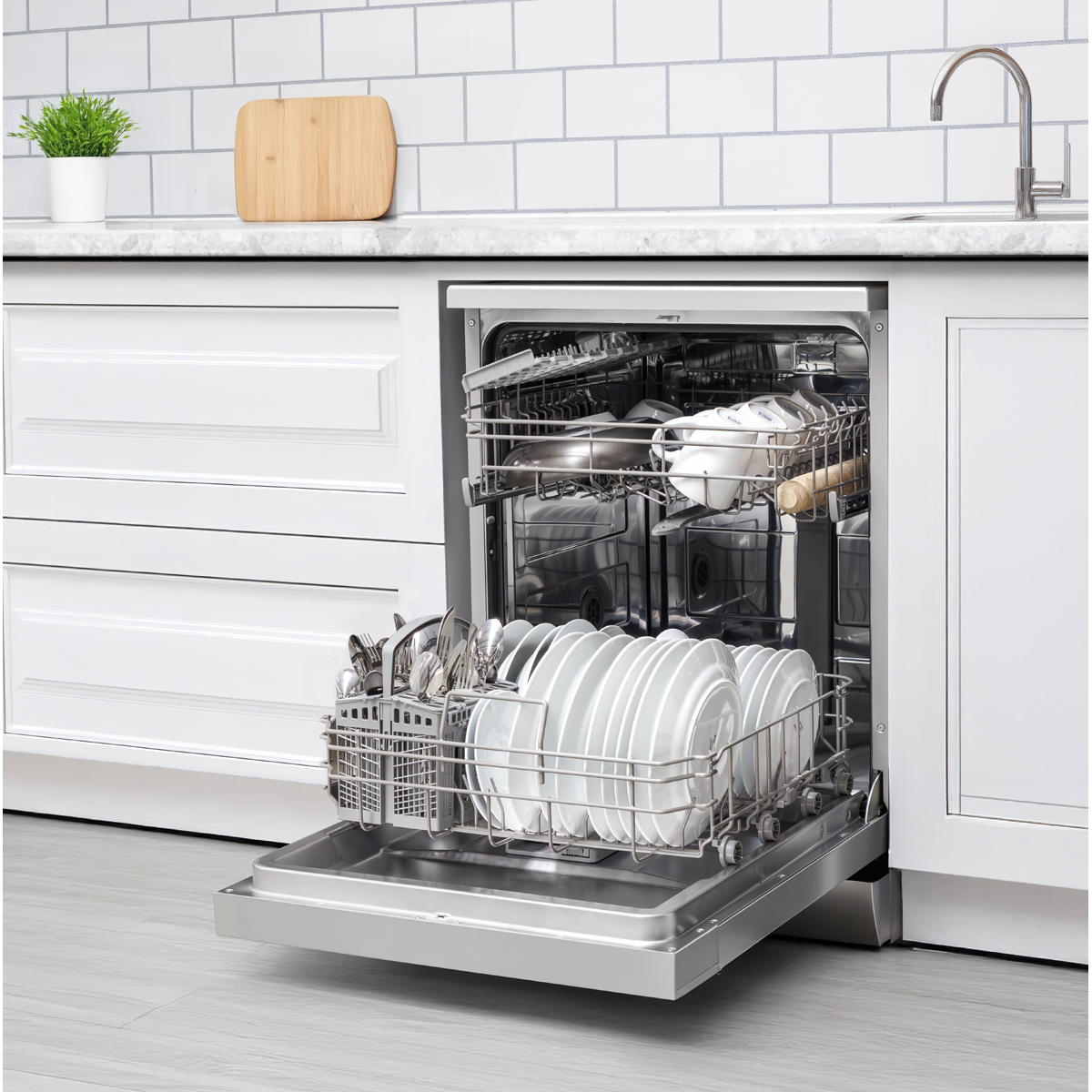 Baridi DH280 Baridi Regular Sized Freestanding Dishwasher 60cm Wide 13 Place Settings - Silver