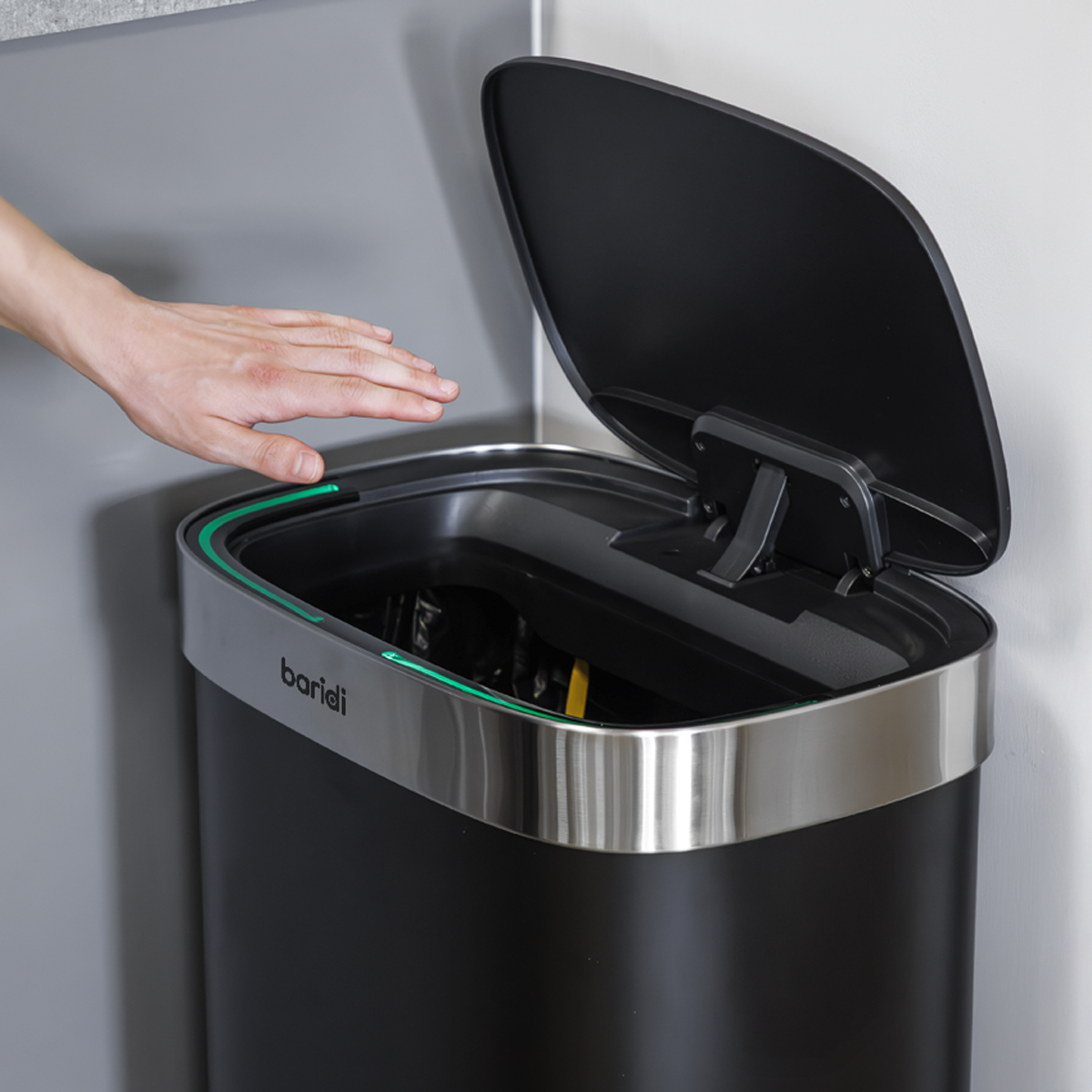 Baridi DH282 Baridi Sensor Bin 65L - Black/Stainless Steel