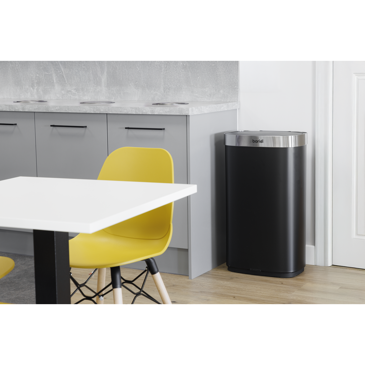 Baridi DH283 Baridi Sensor Bin 80L - Black/Stainless Steel