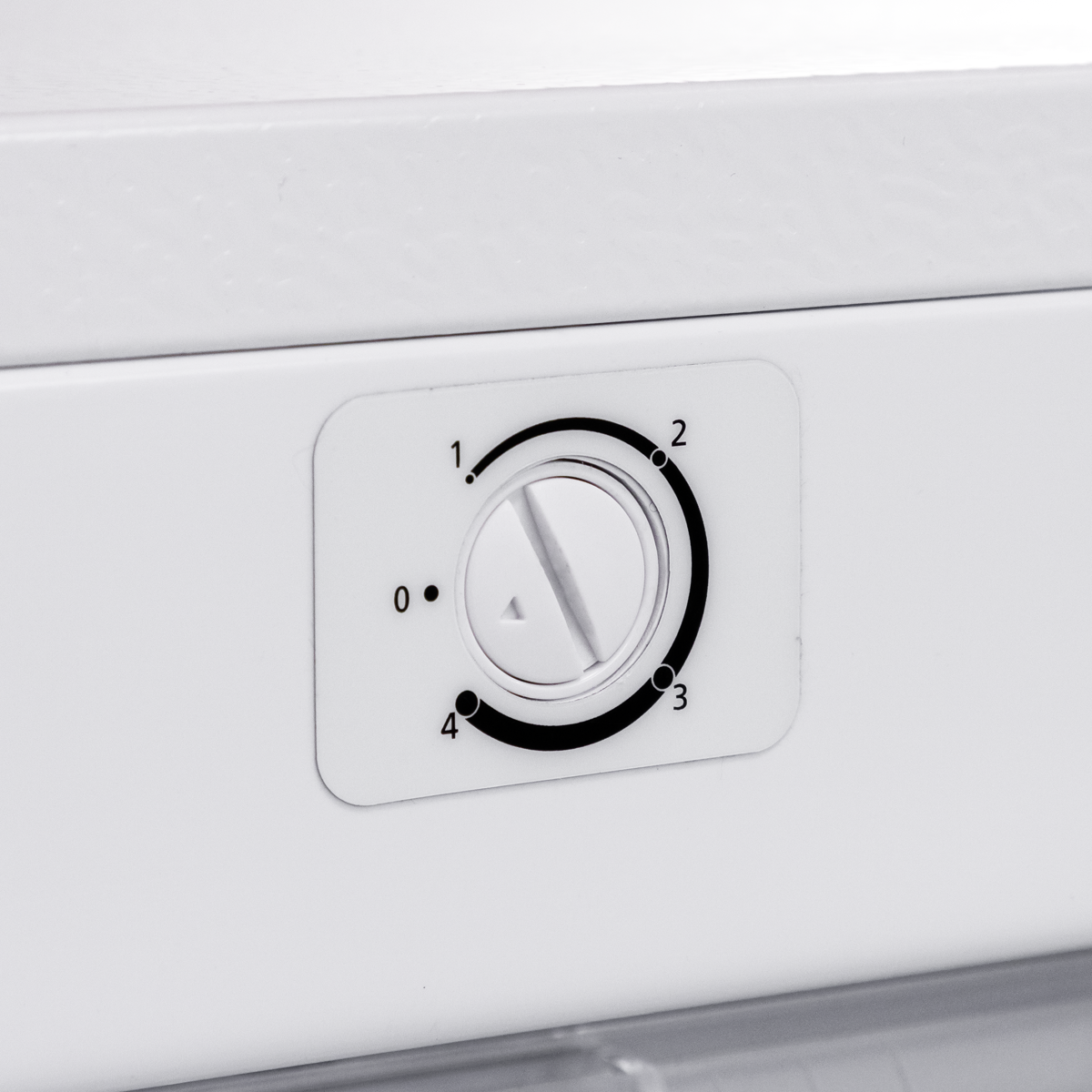 Baridi DH324 Baridi Freestanding Tall Freezer 177L Capacity – White