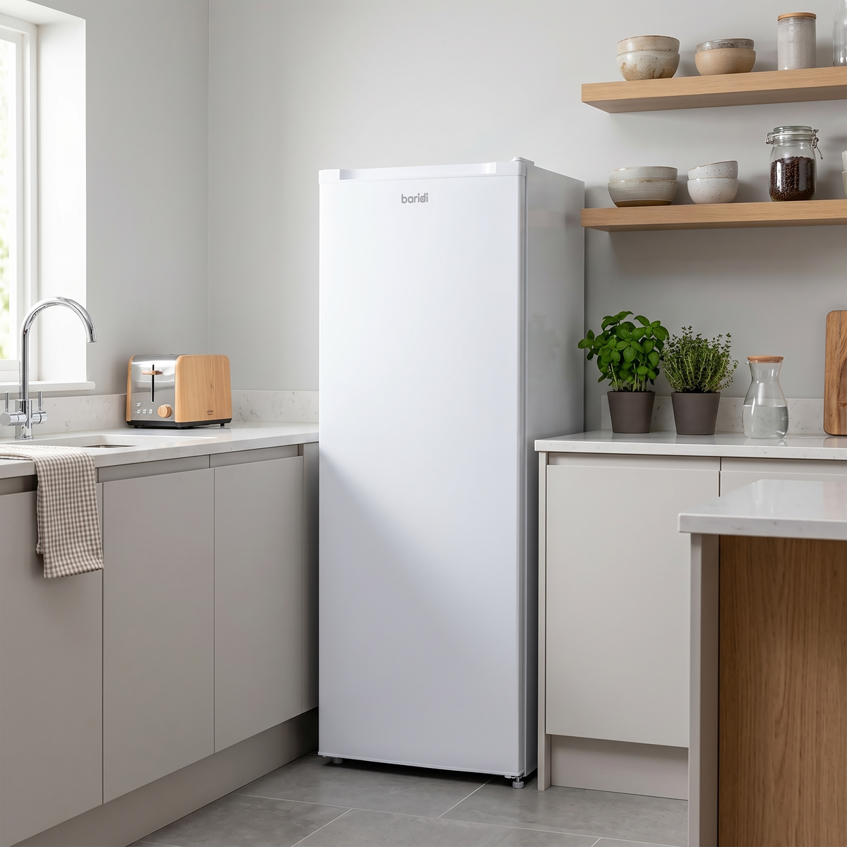 Baridi DH324 Baridi Freestanding Tall Freezer 177L Capacity – White