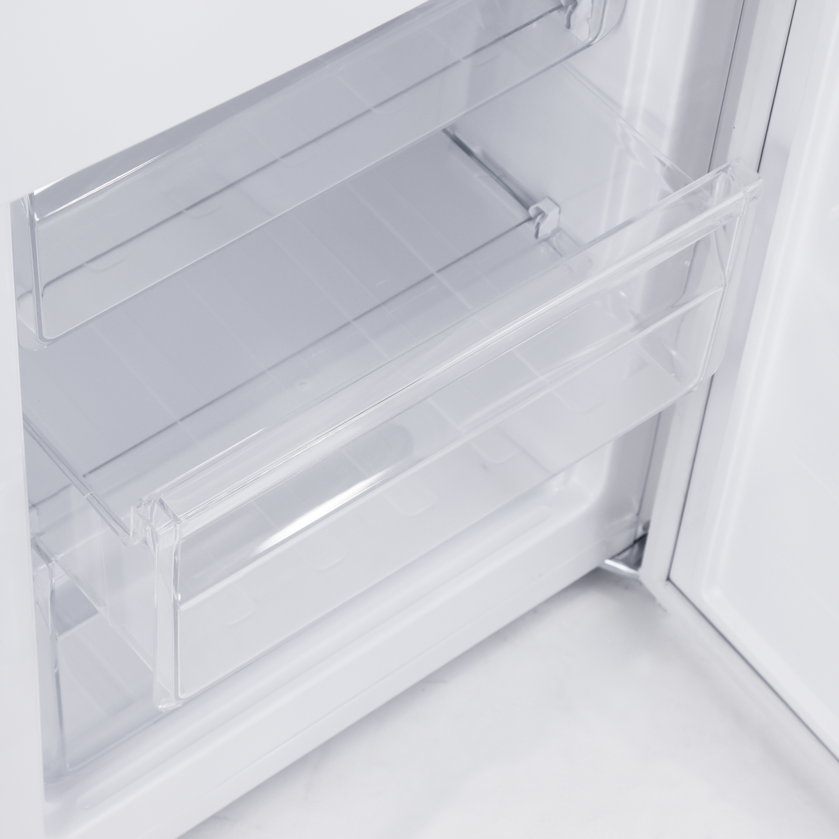 Baridi DH328 Baridi 50/50 Smart Frost Fridge Freezer 254L Capacity – White