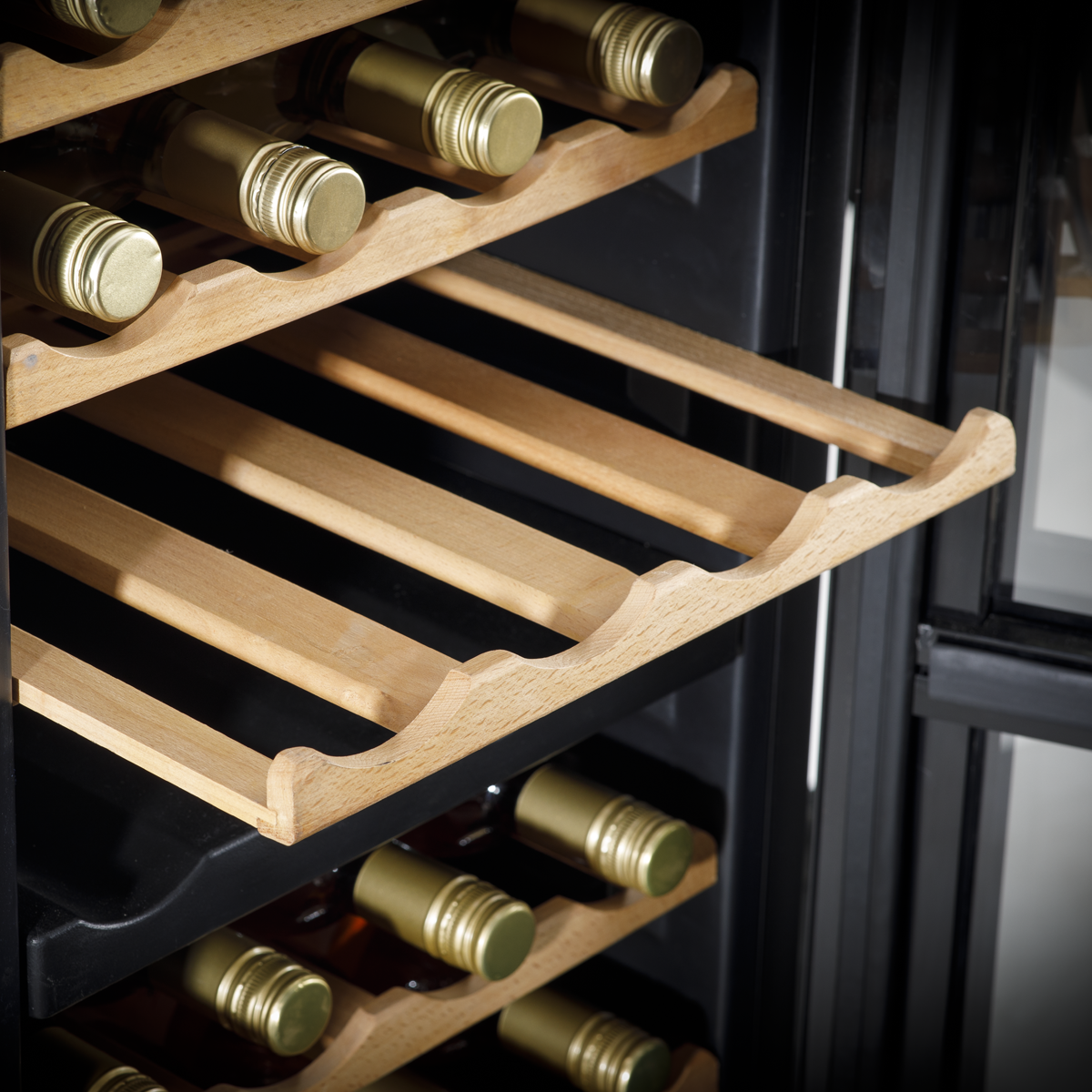 Baridi DH91 Baridi 36 Bottle Dual Zone Wine Fridge with Digital Touch Screen Controls, Beech Wood Shelves & LED Light - Black