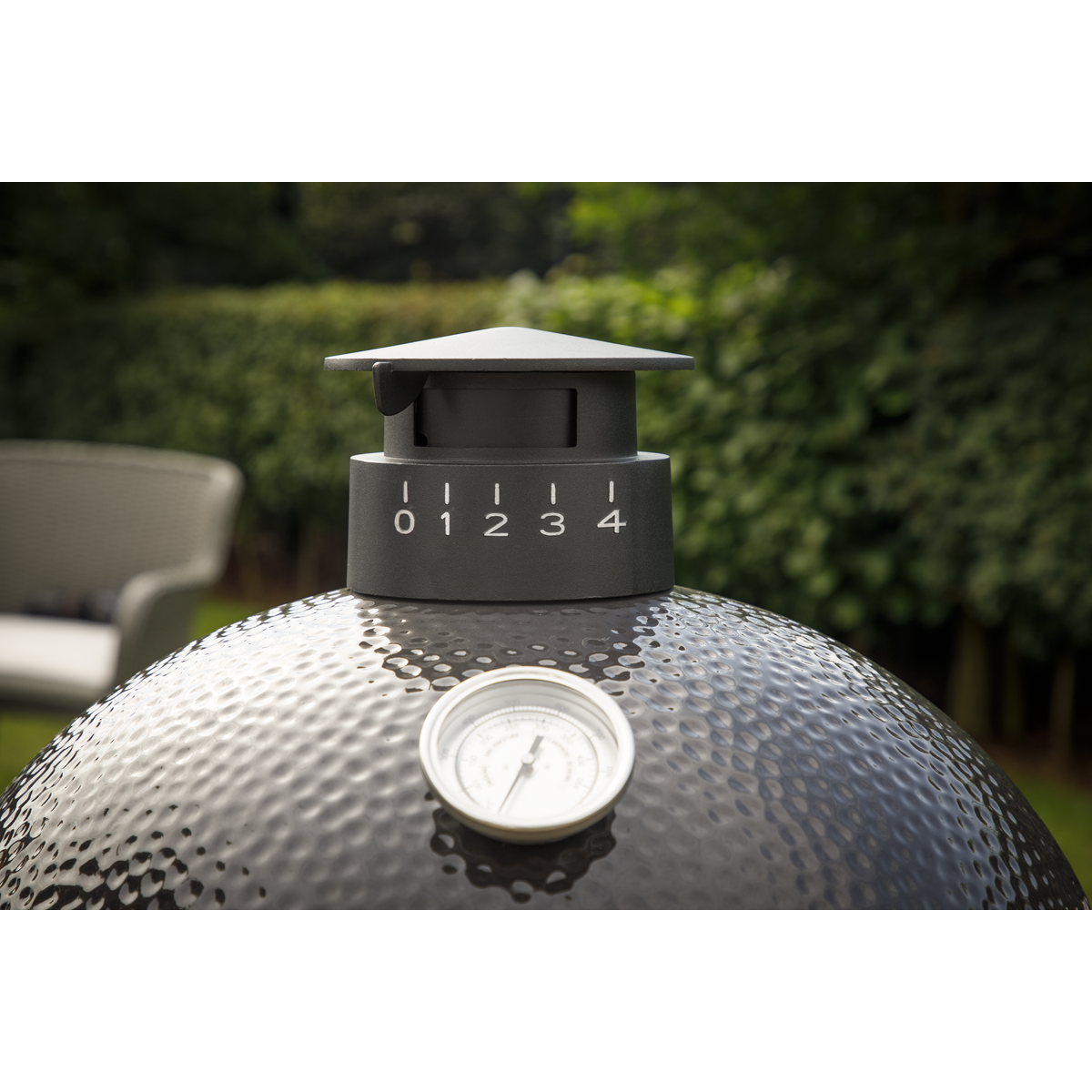 Dellonda DG159 Dellonda Deluxe 22"(56cm) Ceramic Kamado Style BBQ with Wheeled Stand