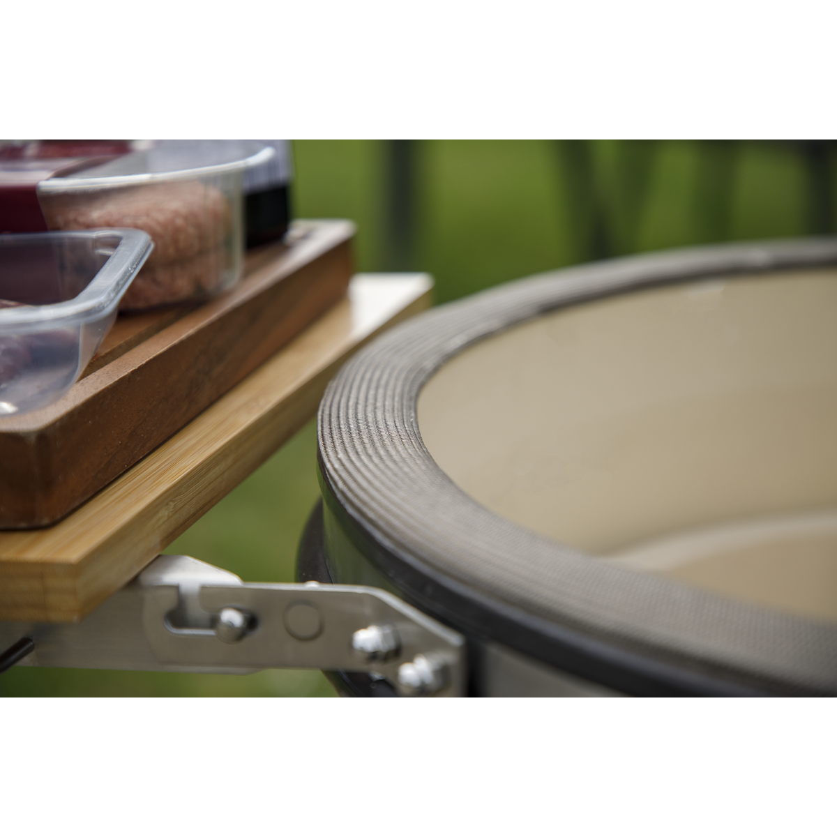 Dellonda DG159 Dellonda Deluxe 22"(56cm) Ceramic Kamado Style BBQ with Wheeled Stand