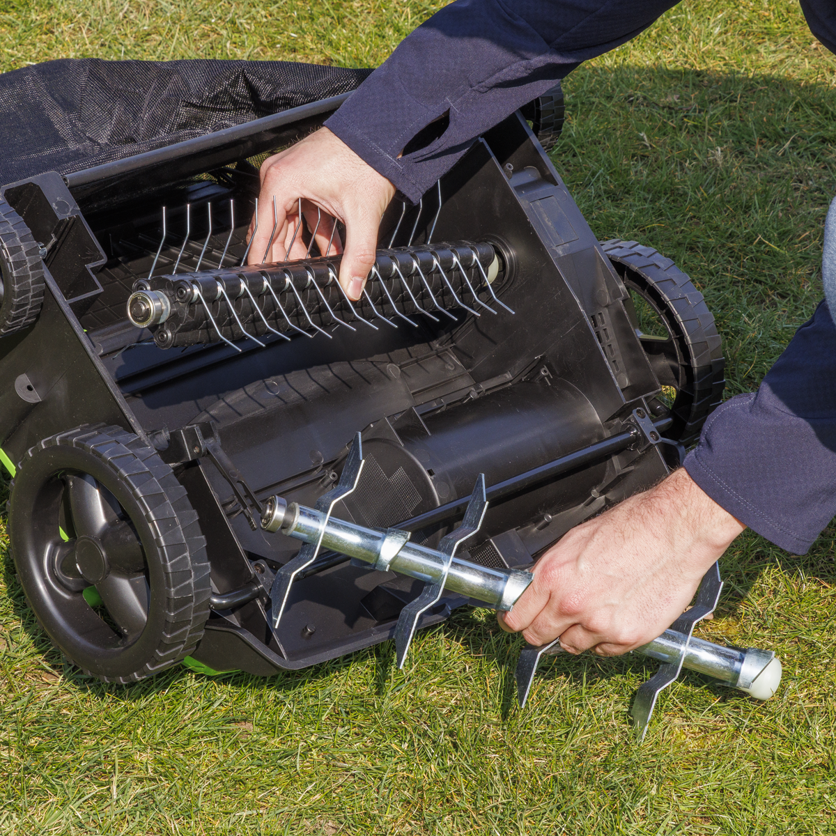 Dellonda DG216 Dellonda 2-in-1 Electric Scarifier & Rake 1500W/230V