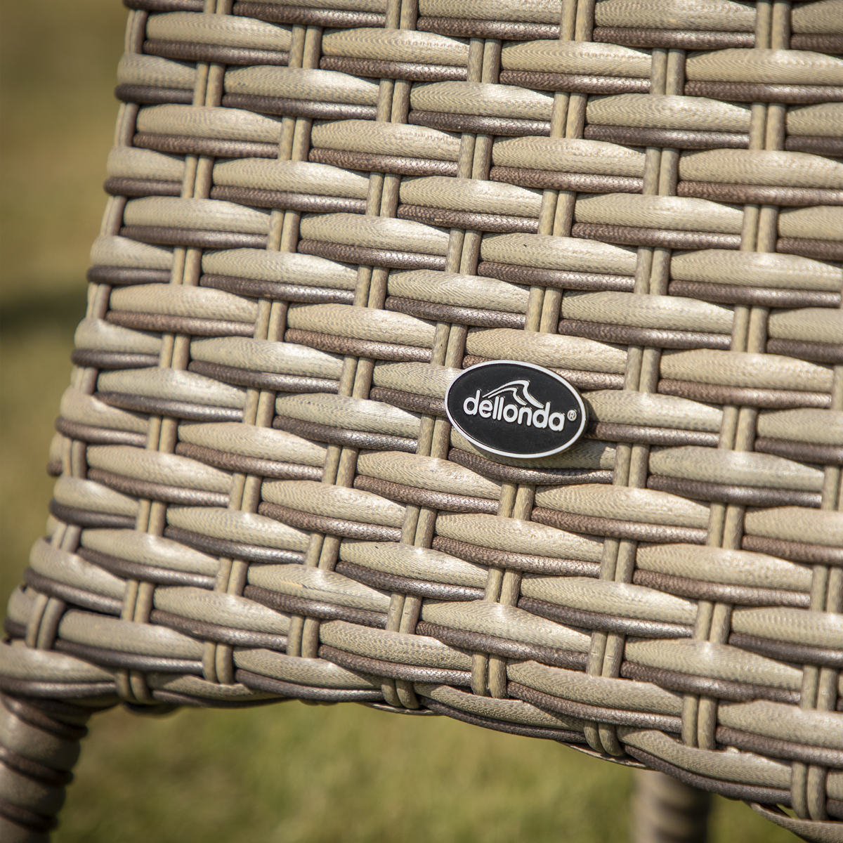 Dellonda DG65 Dellonda Chester Rattan Wicker Round Outdoor Table with Tempered Glass Top