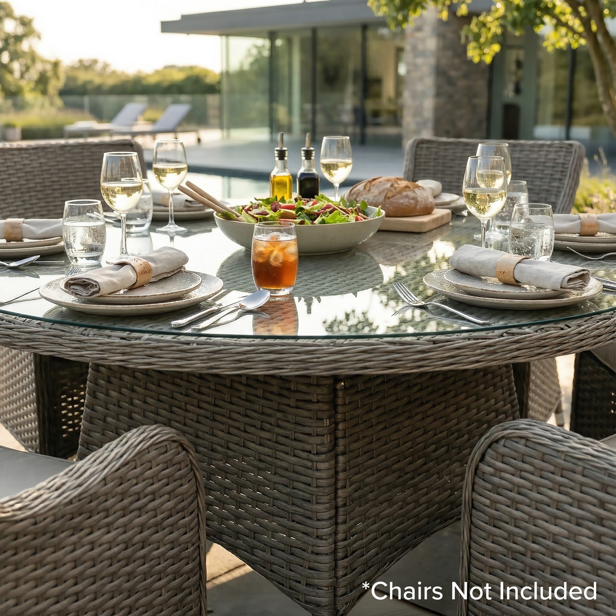 Dellonda DG67 Dellonda Chester Rattan Wicker Round Outdoor Dining Table with Tempered Glass Top