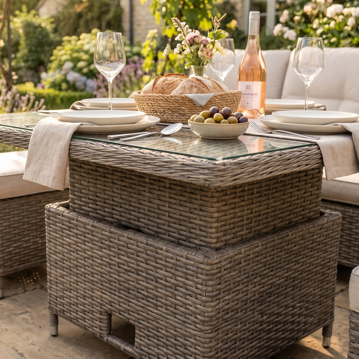 Dellonda DG73 Dellonda Chester Rattan Wicker Adjustable-Height Outdoor Dining Table