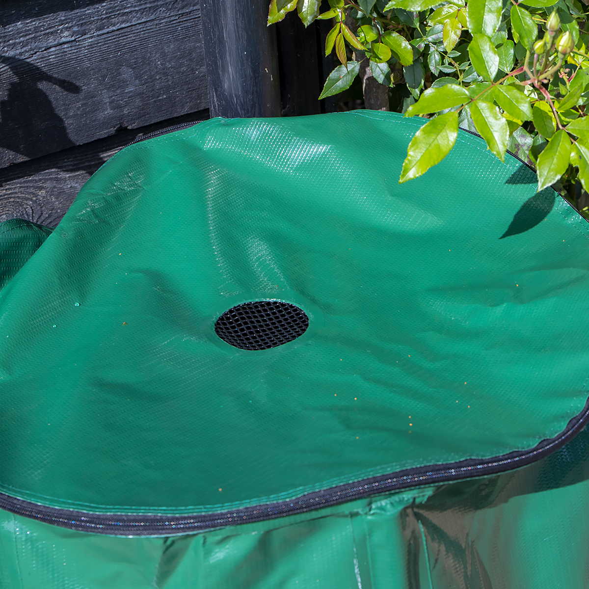 Dellonda DG9 Dellonda Collapsible PVC Garden Water Butt with Zipped Lid & Drain Tap 250L