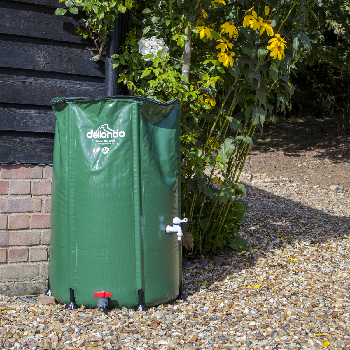 Dellonda DG9 Dellonda Collapsible PVC Garden Water Butt with Zipped Lid & Drain Tap 250L