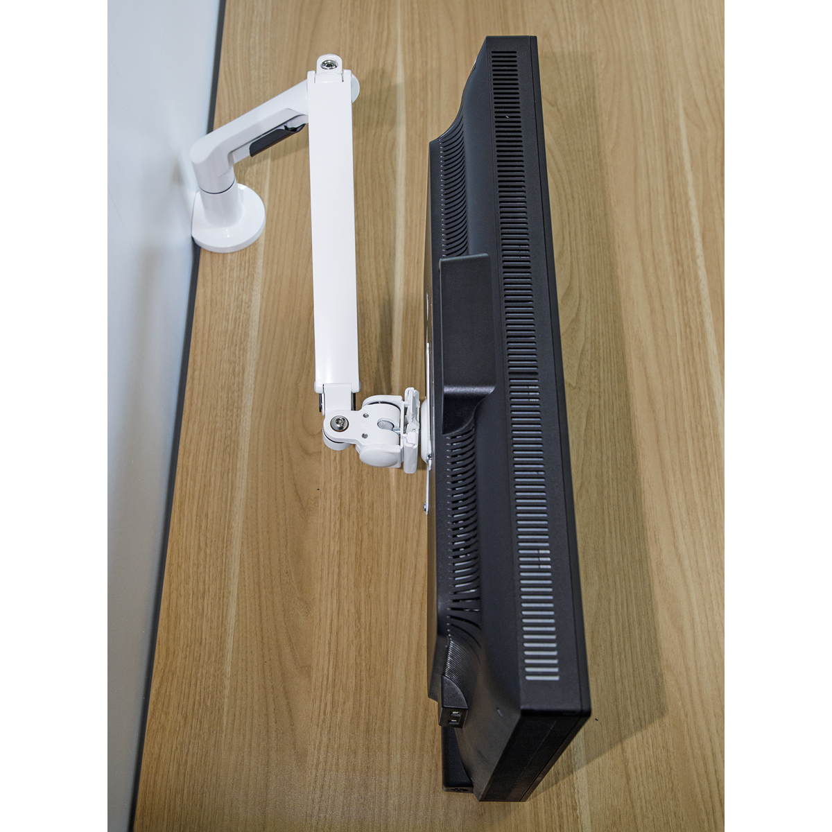 Dellonda DH26 Dellonda Adjustable Single Monitor Arm with 360° Rotation - White