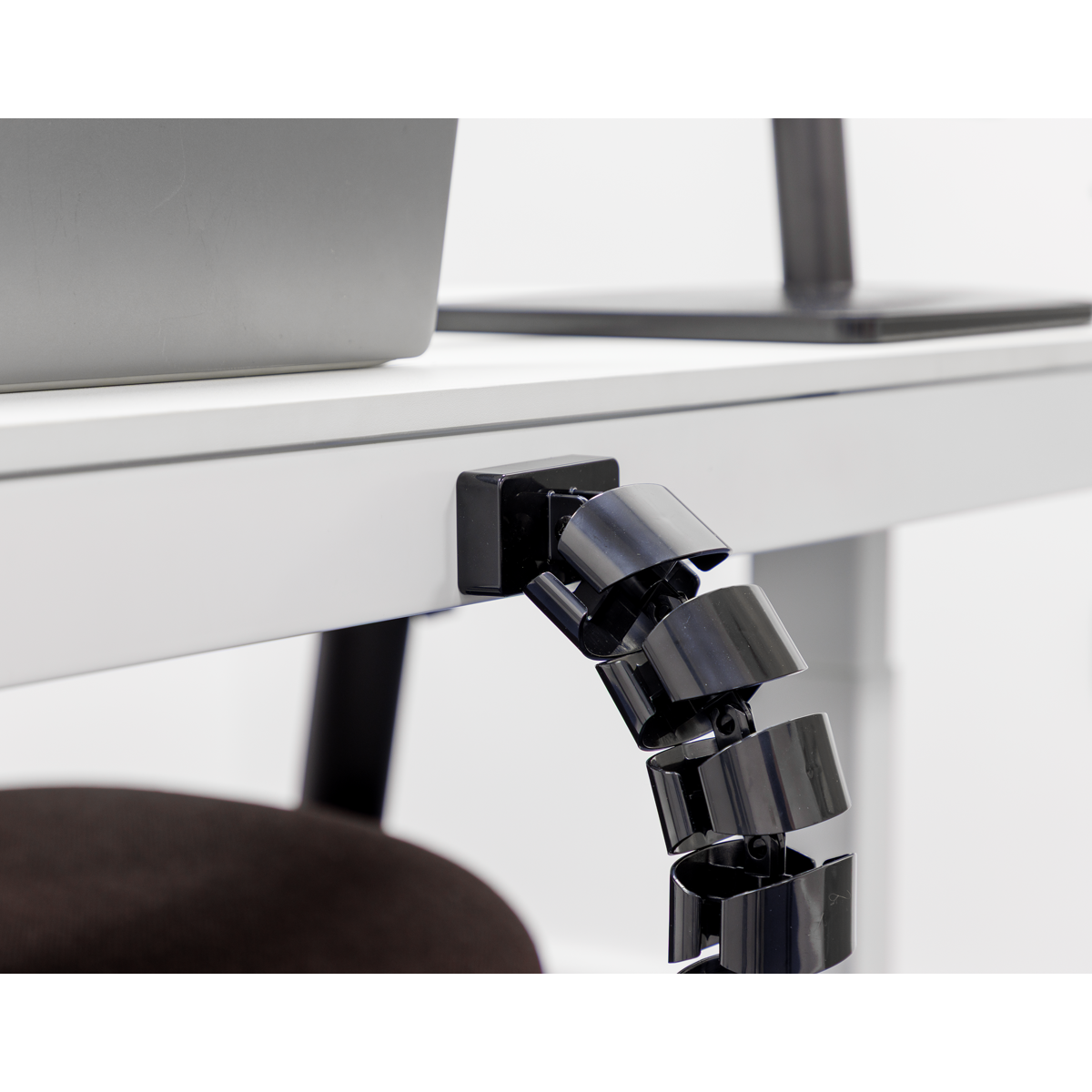 Dellonda DH275 Dellonda Flexible Cable Management System, Magnetic 1.3m