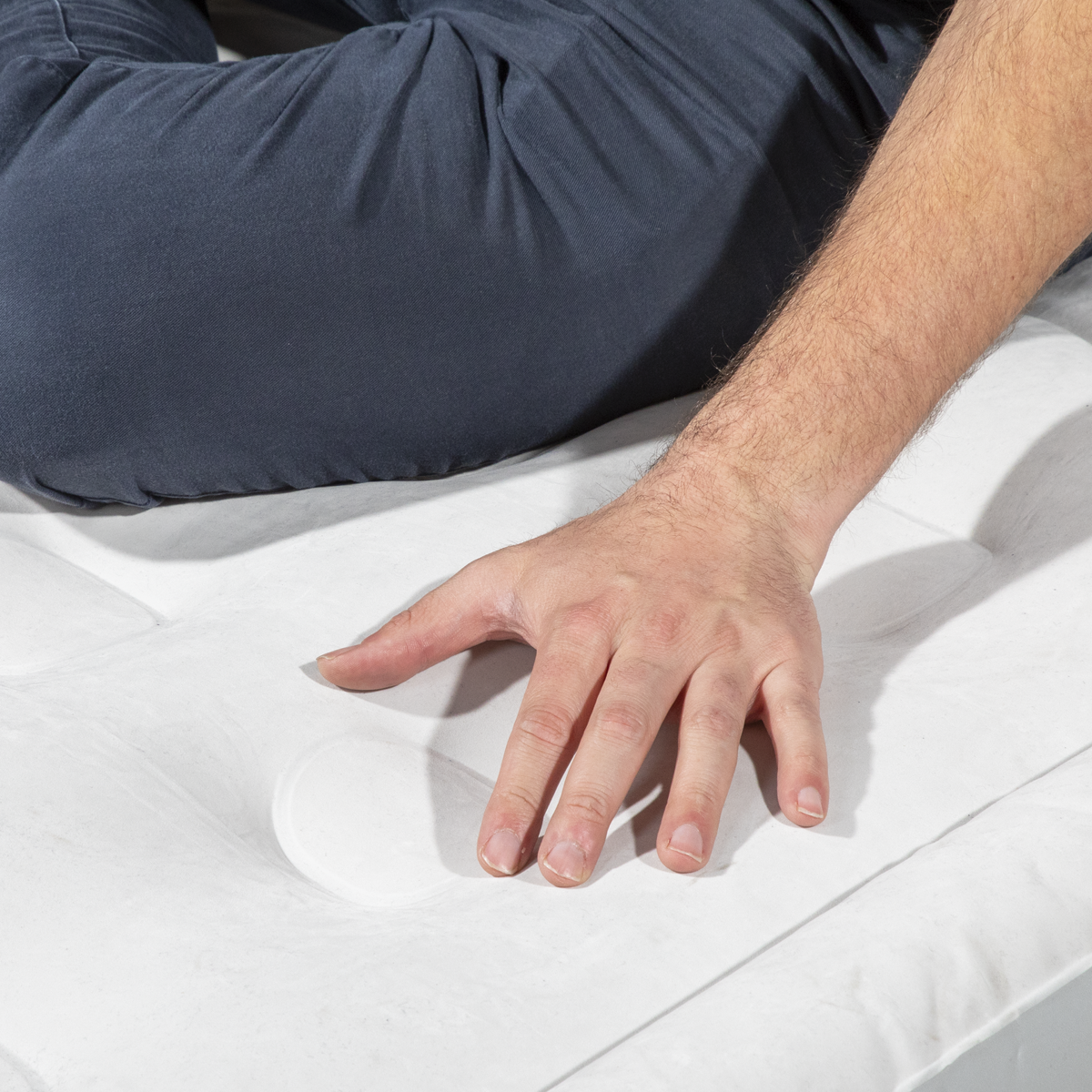 Dellonda DL144 Dellonda Raised Air Bed with Removable Electric Pump & Storage Bag - Single