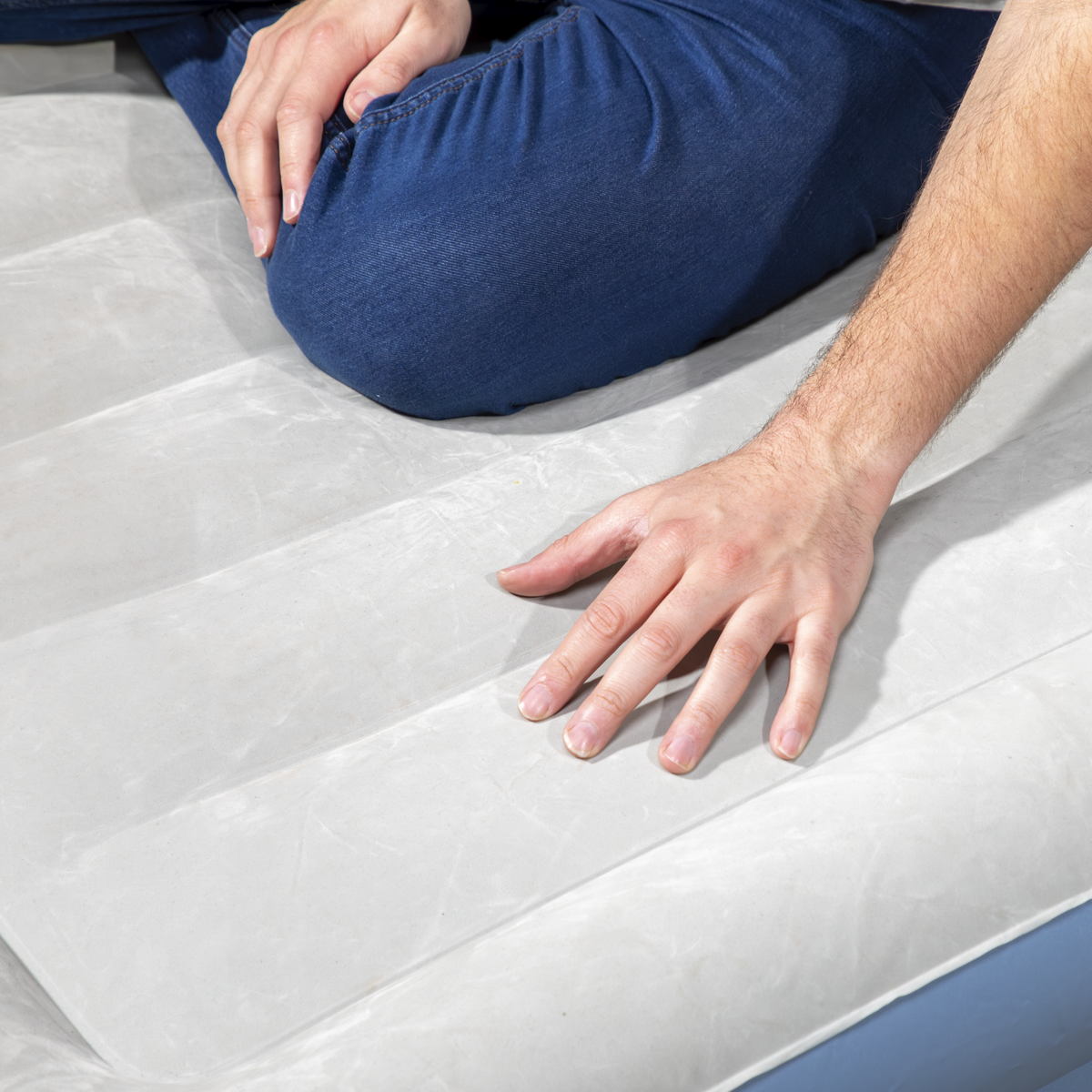 Dellonda DL146 Dellonda Raised Air Bed with Built-in Electric Pump & Storage Bag - Single