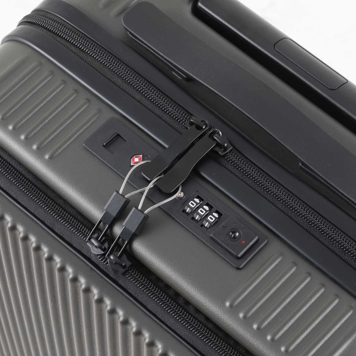 Dellonda DL157 Dellonda Cabin Size Luggage with Laptop Compartments & Dual TSA Lock 20"