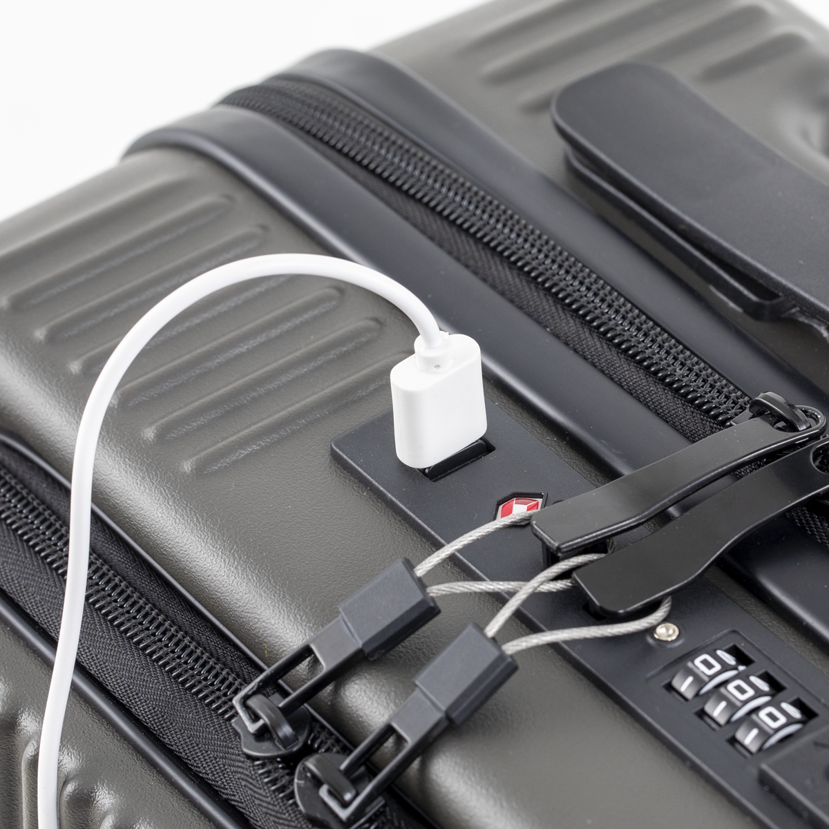 Dellonda DL157 Dellonda Cabin Size Luggage with Laptop Compartments & Dual TSA Lock 20"
