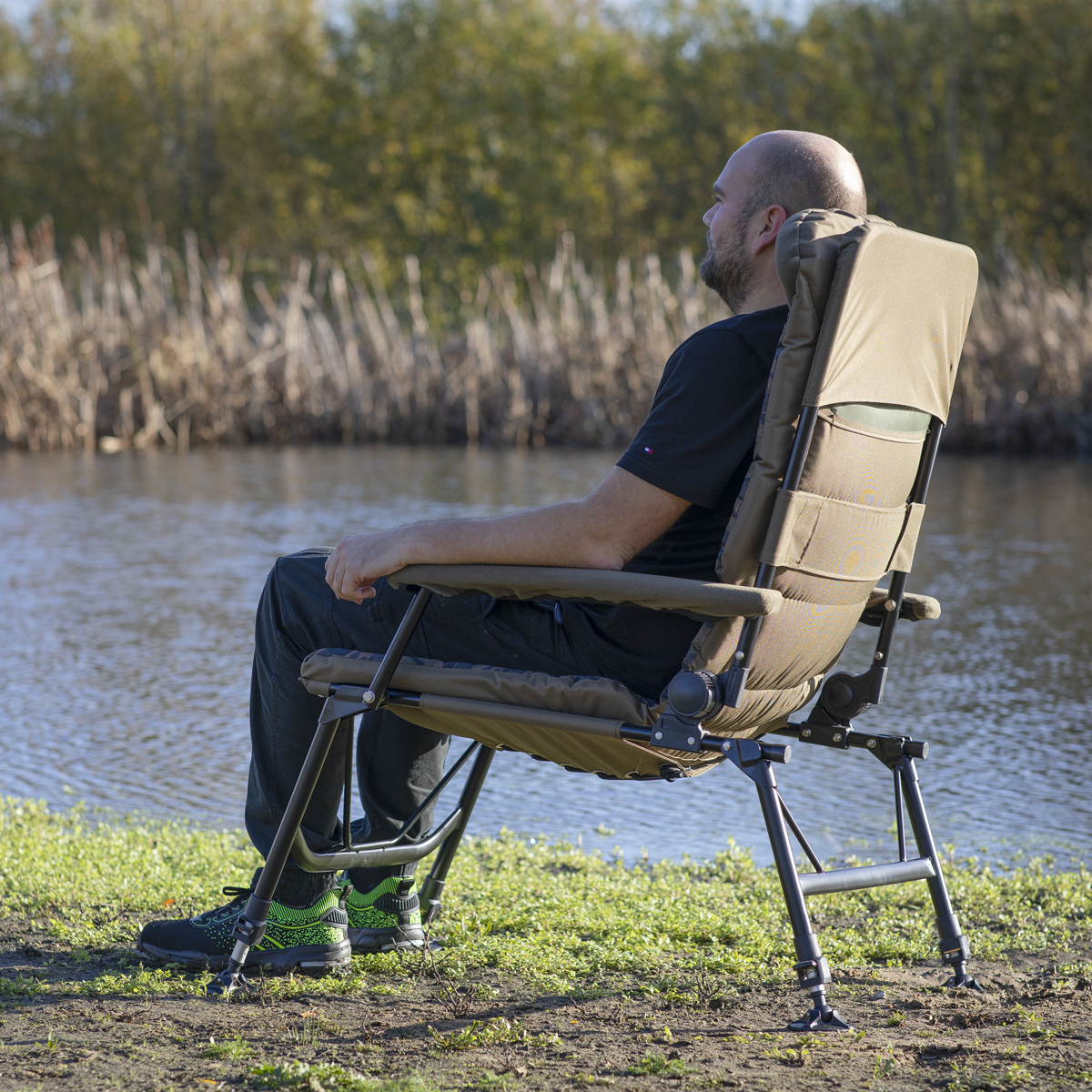 Dellonda DL73 Dellonda Portable Reclining Chair with Armrests