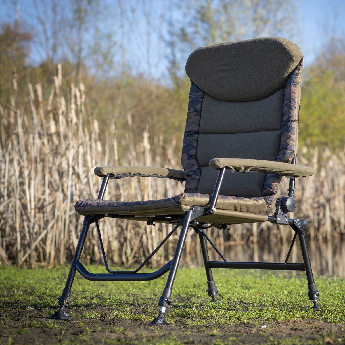 Dellonda DL73 Dellonda Portable Reclining Chair with Armrests