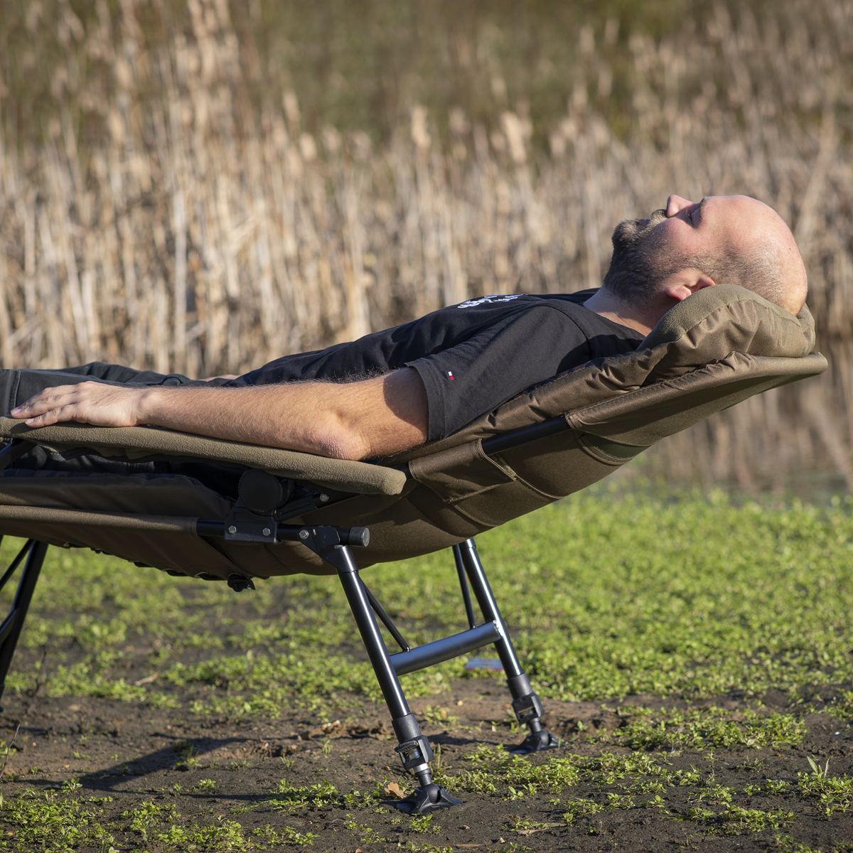 Dellonda DL73 Dellonda Portable Reclining Chair with Armrests