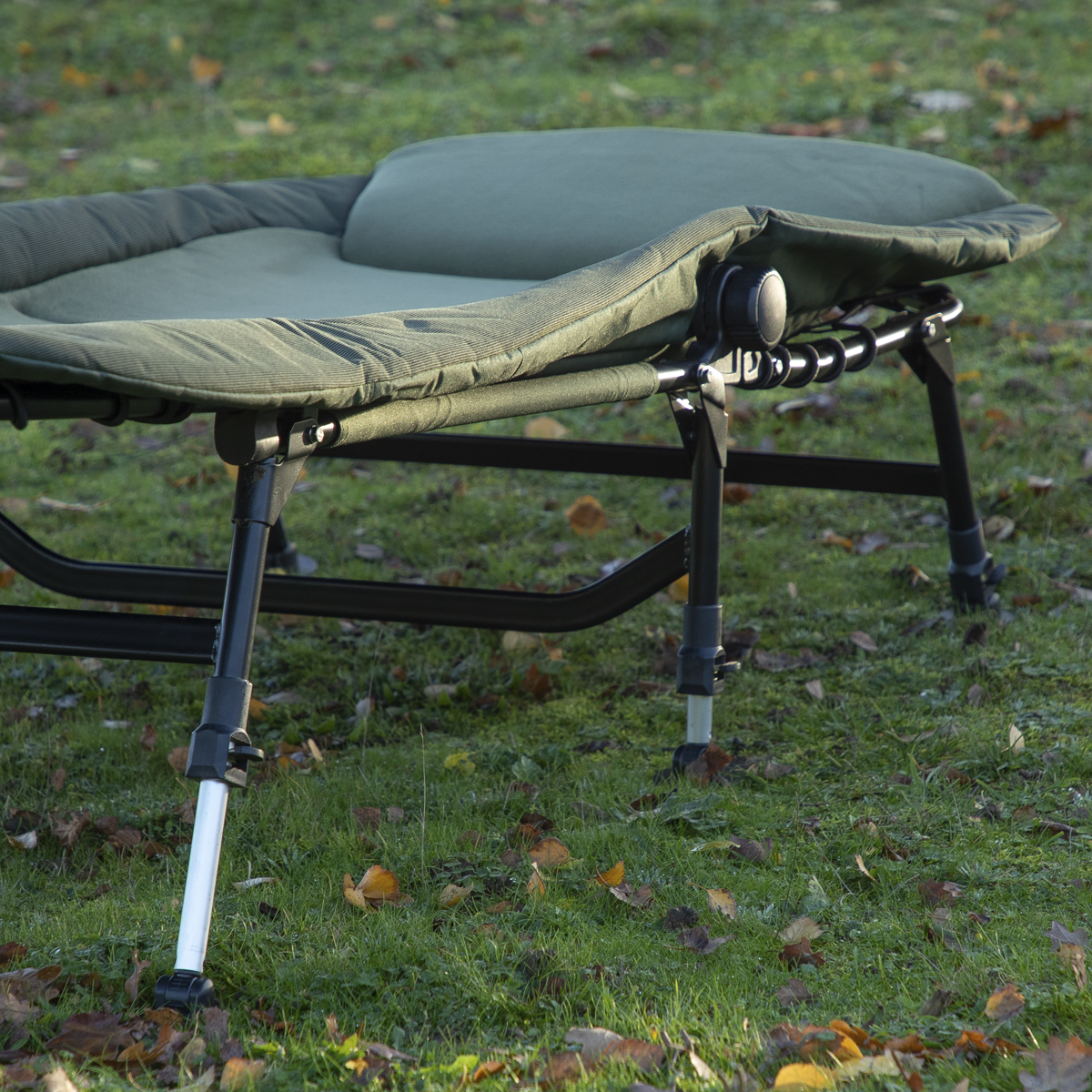 Dellonda DL77 Dellonda Adjustable Bedchair with Fleece Mattress & Pillow
