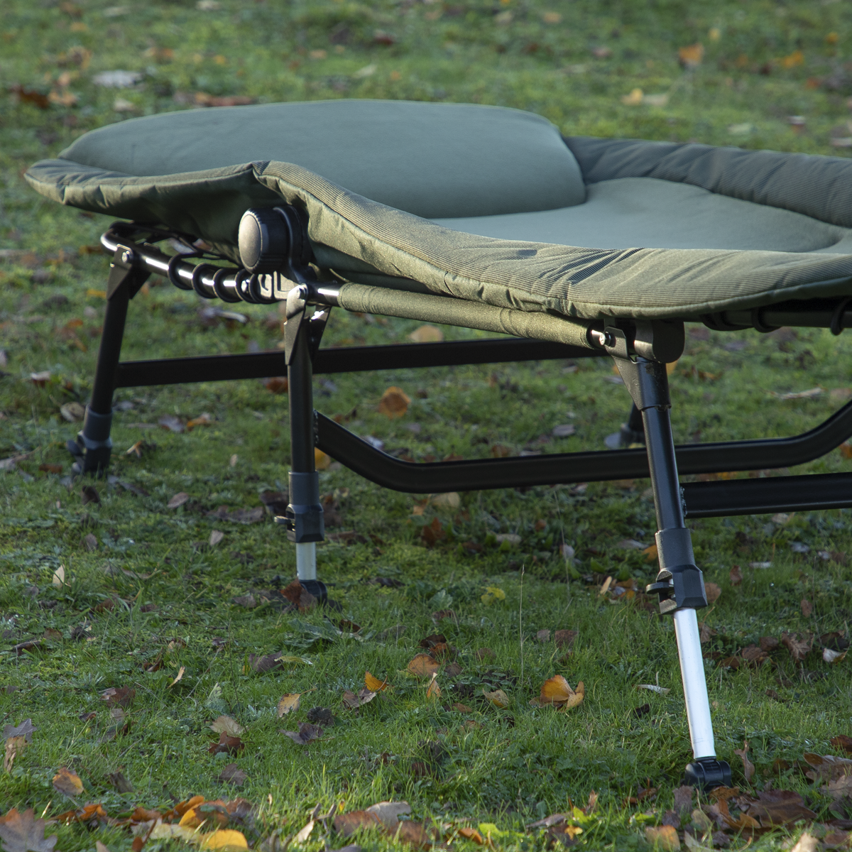 Dellonda DL78 Dellonda Adjustable Bedchair with Fleece Mattress & Pillow