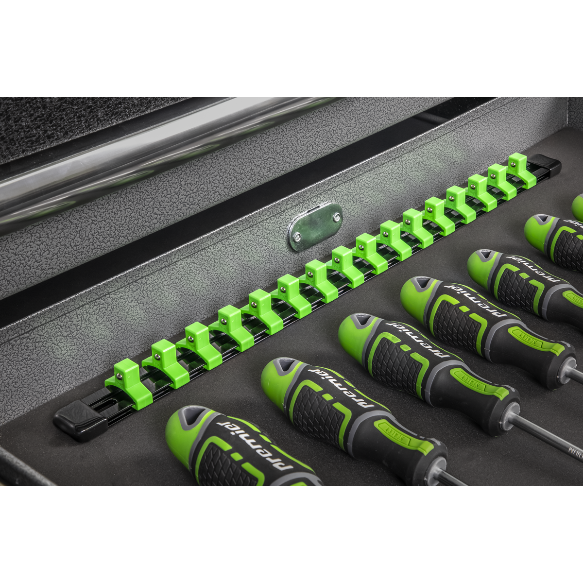 Premier AK27053HV Premier Socket Retaining Rail with 16 Clips 3/8"Sq Drive - Hi-Vis Green