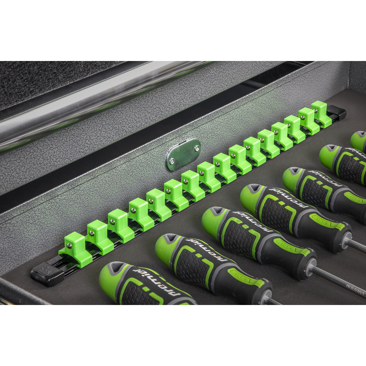 Premier AK27054HV Premier Socket Retaining Rail with 16 Clips 1/2"Sq Drive - Hi-Vis Green