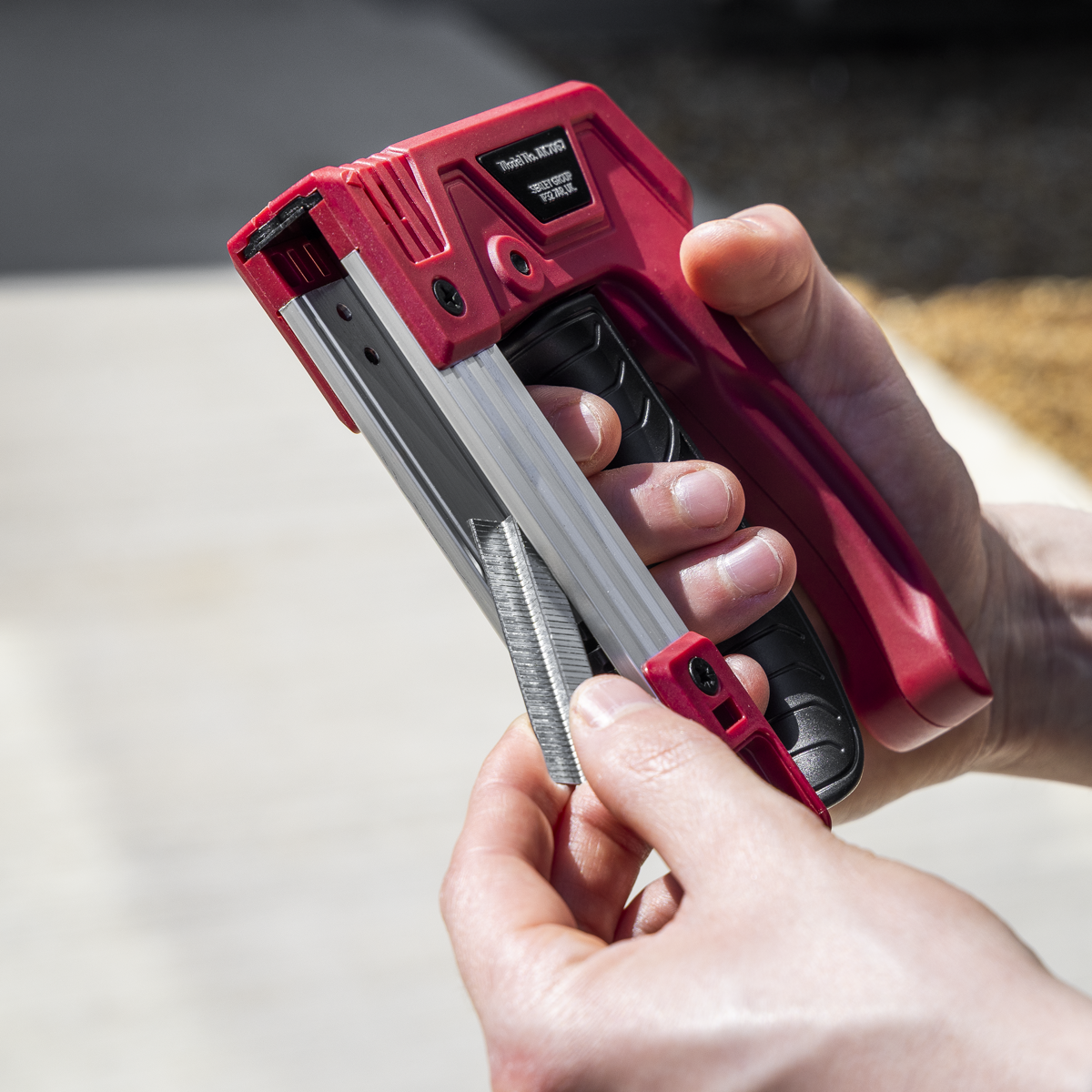 Premier AK7067 Heavy-Duty Staple & Brad Nail Gun