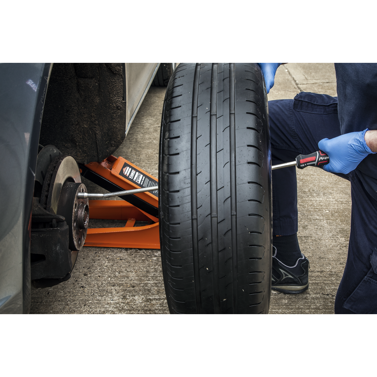 Premier AK7500 Premier WheelEazy™ Wheel Fitting & Alignment Tool