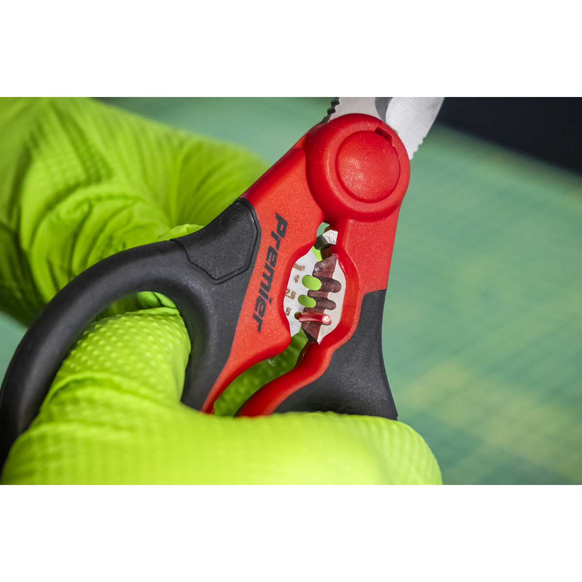 Premier AK8528 Premier Heavy-Duty Electrician's Shears 160mm