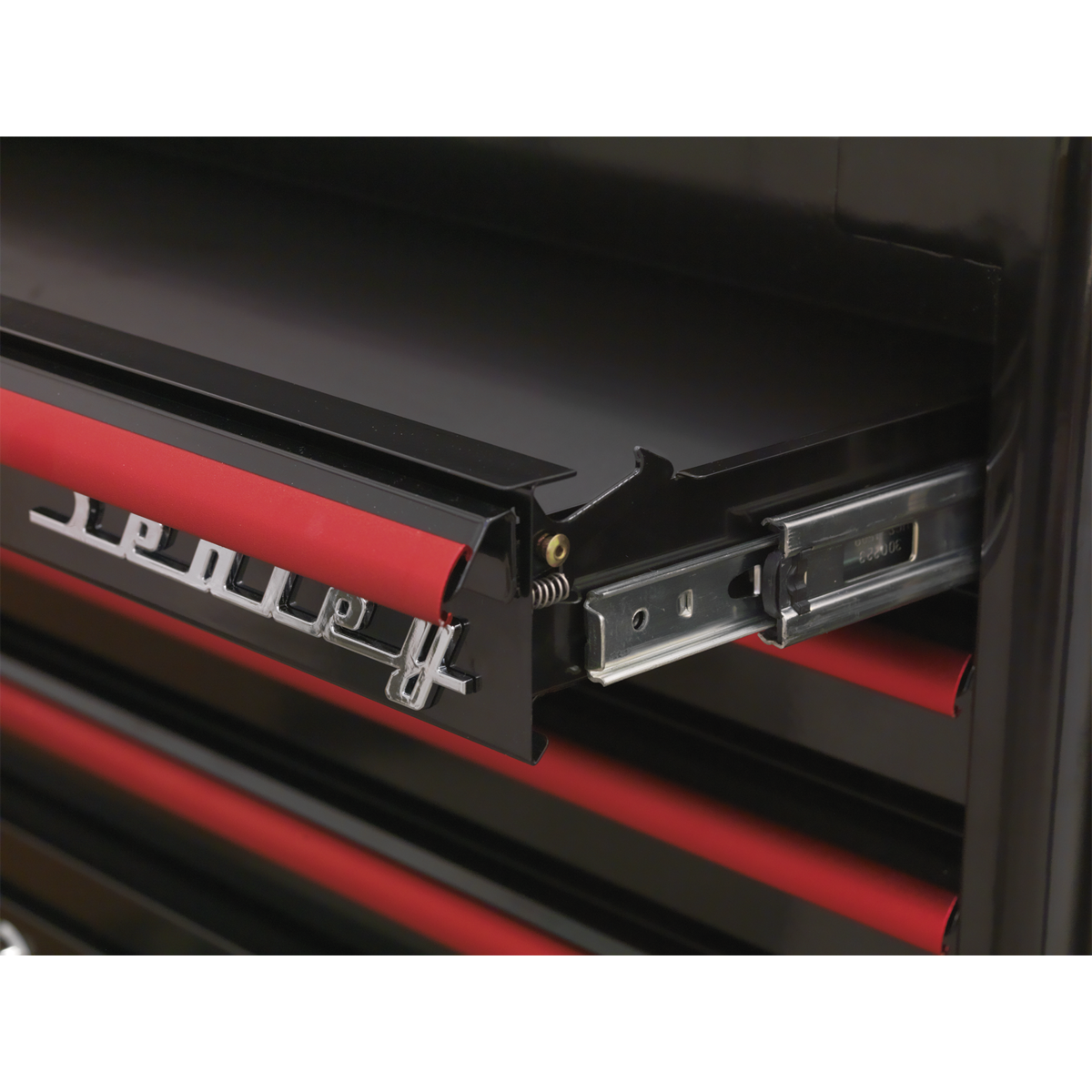 Premier AP41206BR Premier™ Retro Style Wide Rollcab 6 Drawer - Black with Red Anodised Drawer Pulls