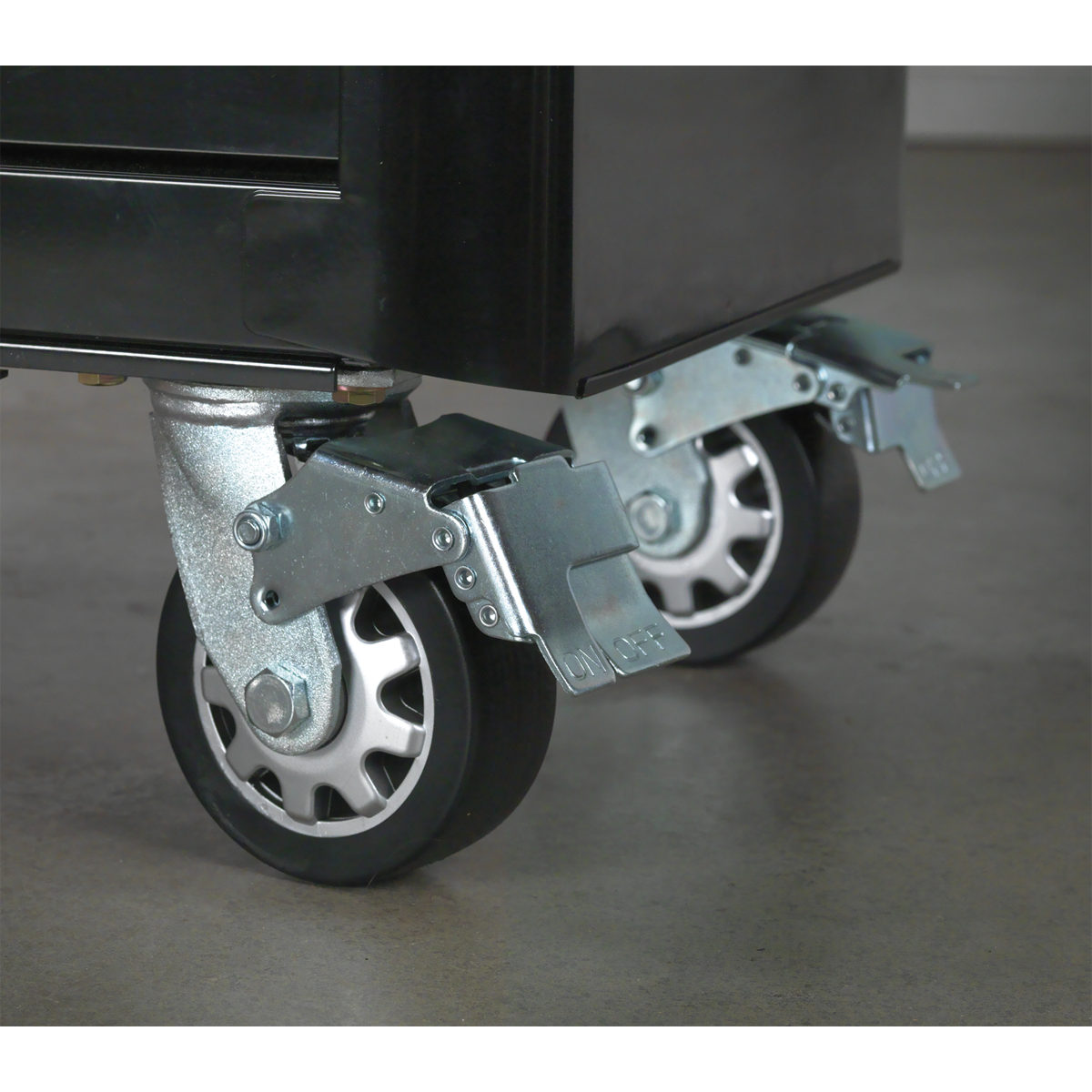 Premier AP41COMBOBR Premier™ Retro Style Wide Topchest & Rollcab Combination 10 Drawer - Black with Red Anodised Drawer Pulls