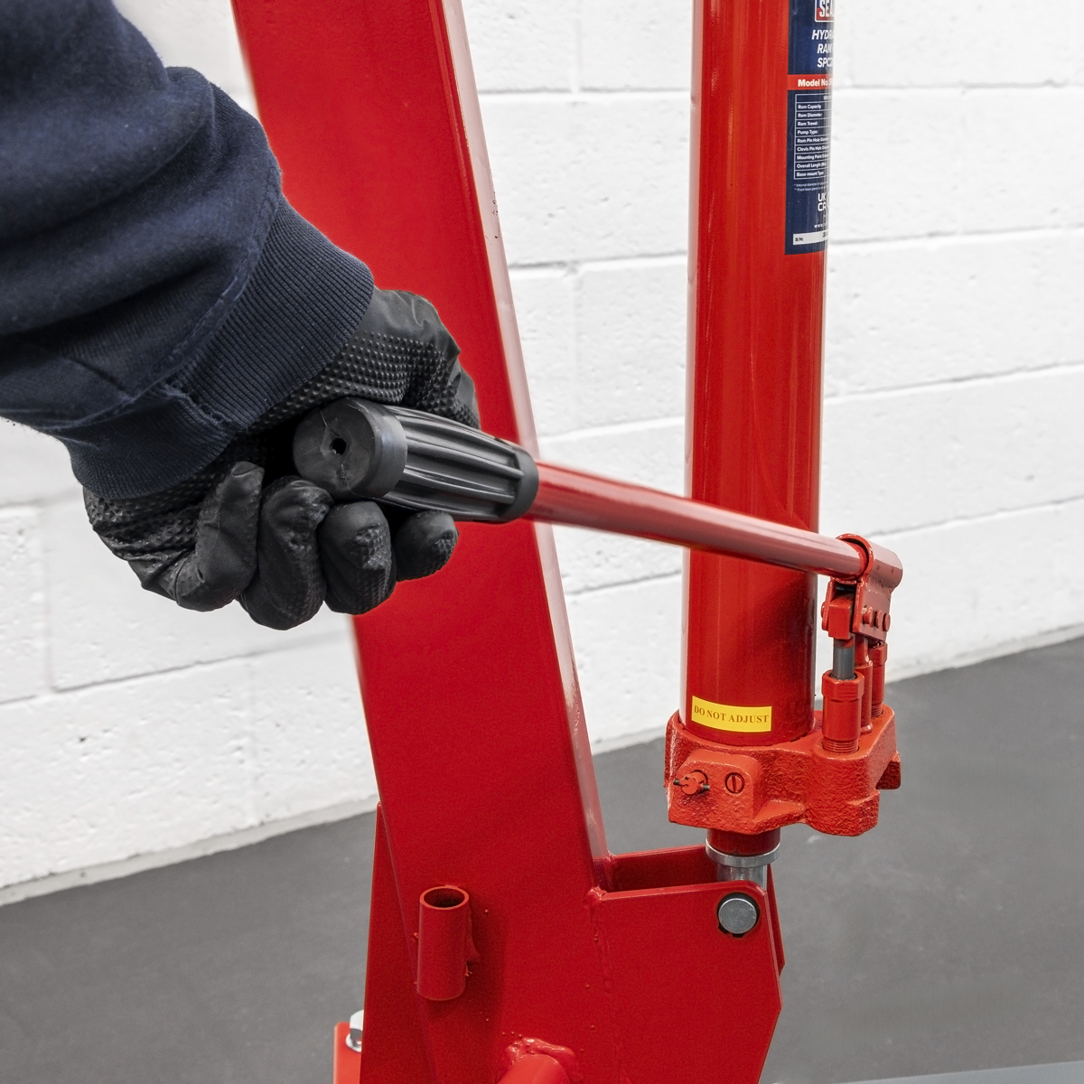Premier SPC2000 Folding Engine Crane 2 Tonne