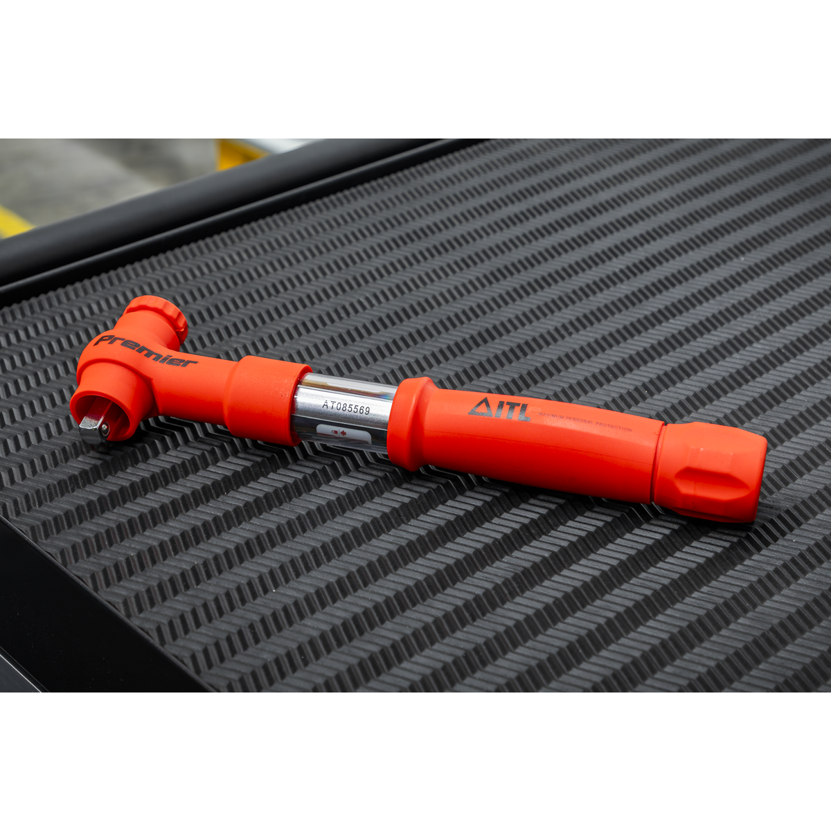Premier STW805 Premier Insulated Torque Wrench 3/8"Sq Drive 5-25Nm