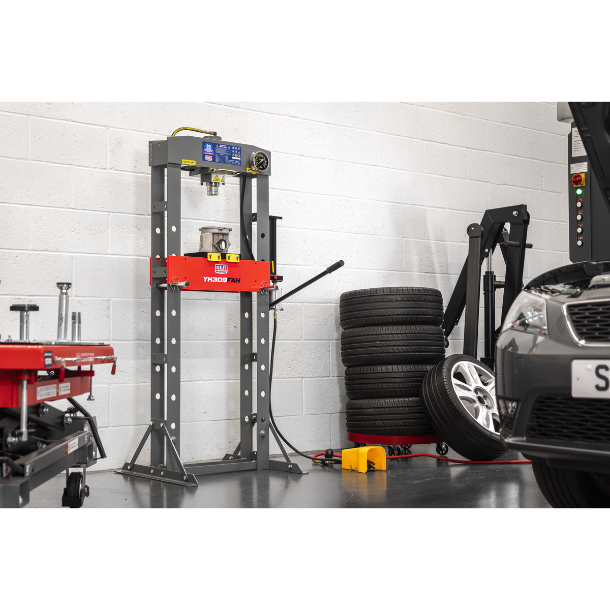 Premier YK309FAH Premier Heavy-Duty Air/Hydraulic Floor Type Press with Foot Pedal 30 Tonne